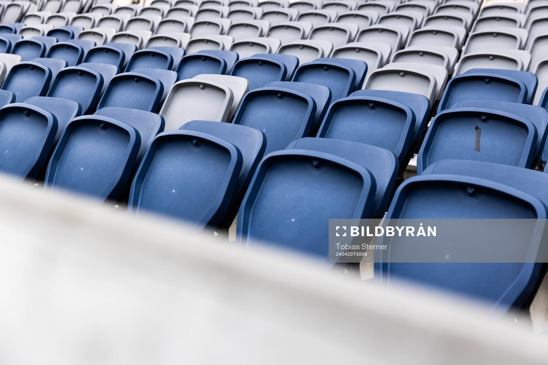 Stolsrader på Studenternas läktare inför fotbollsmatchen i Allsvenskan mellan Sirius och Värnamo den 20 april 2024 i Uppsala. 