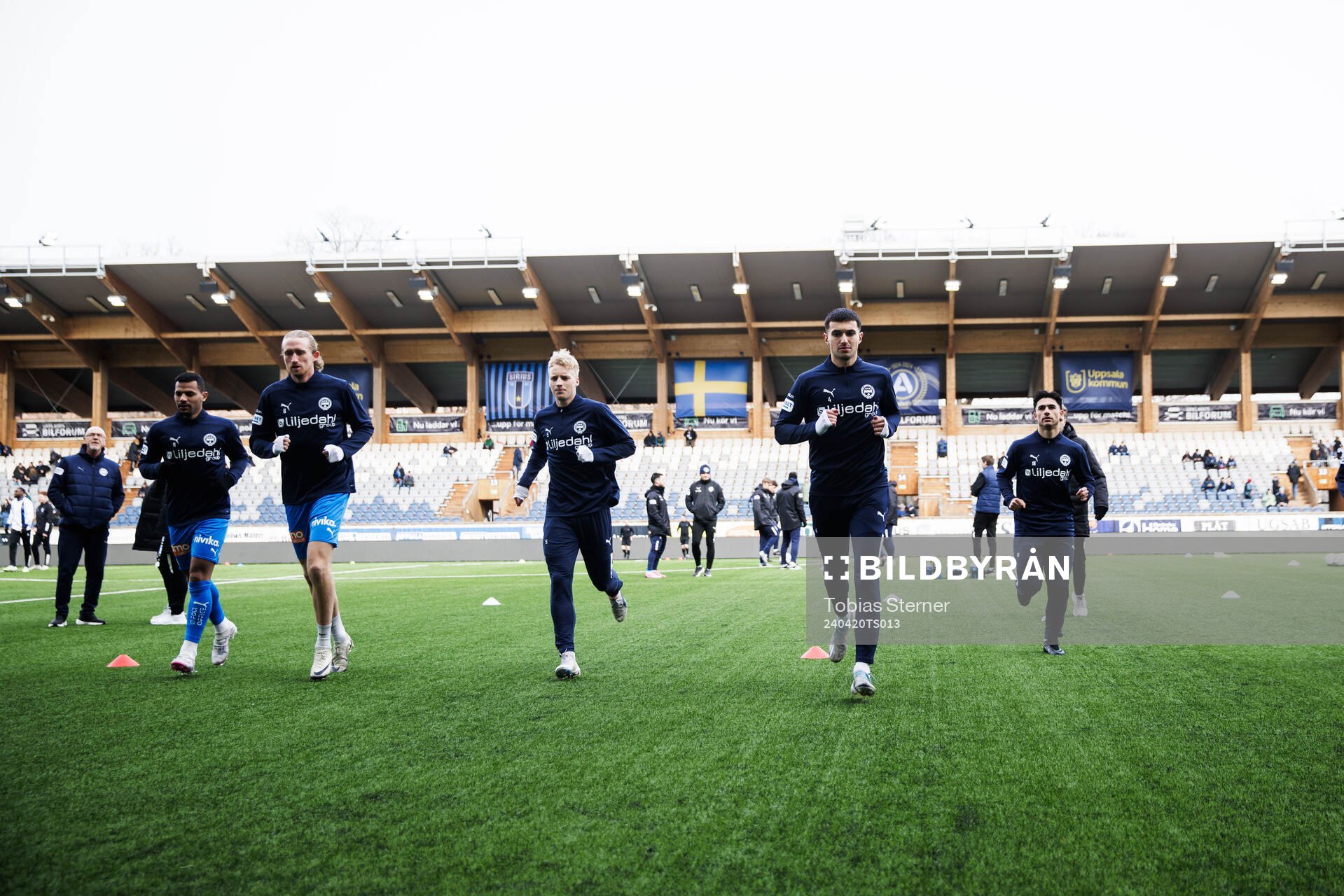 Värnamos spelare inför fotbollsmatchen i Allsvenskan mellan Sirius och Värnamo den 20 april 2024 i Uppsala. 