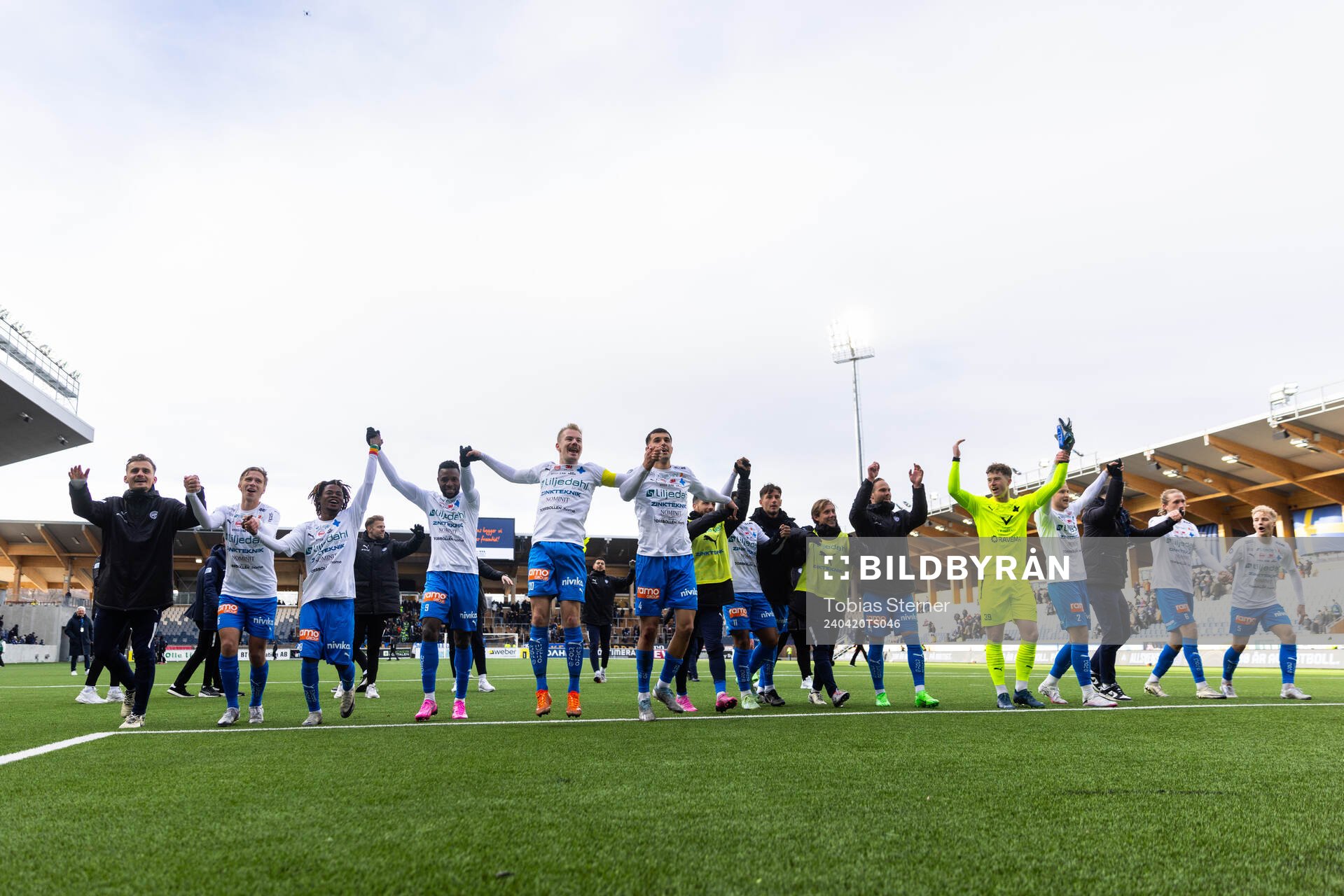 Värnamos spelare jublar