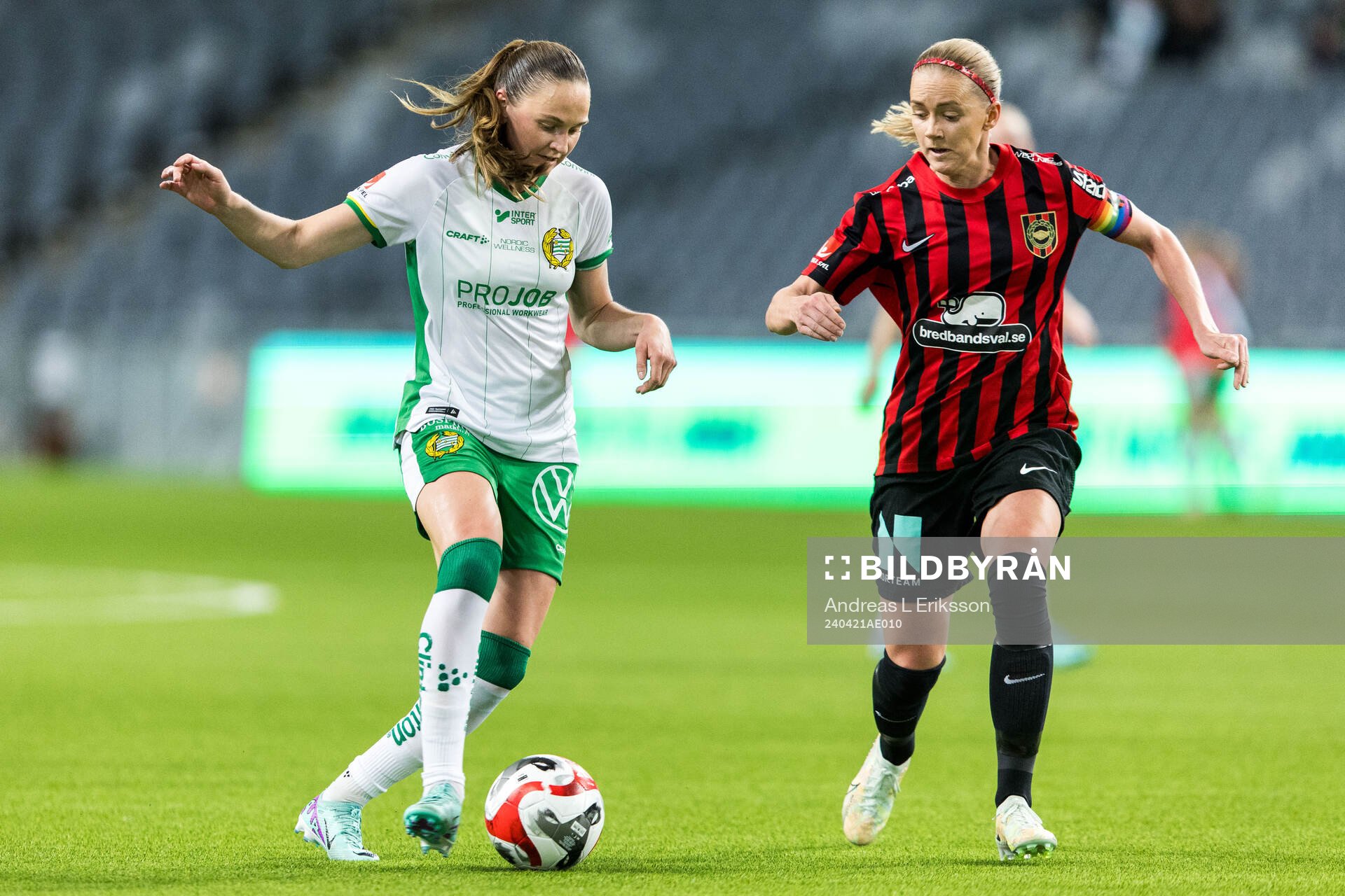 Hammarbys Vilde Hasund och Brommapojkarnas Elsa Karlsson
