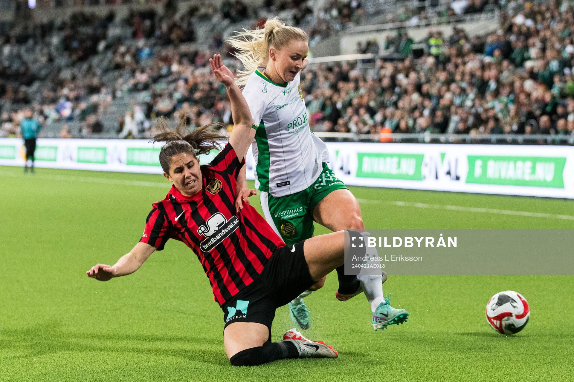 Brommapojkarnas Julia Olsson och Hammarbys Anna Jøsendal