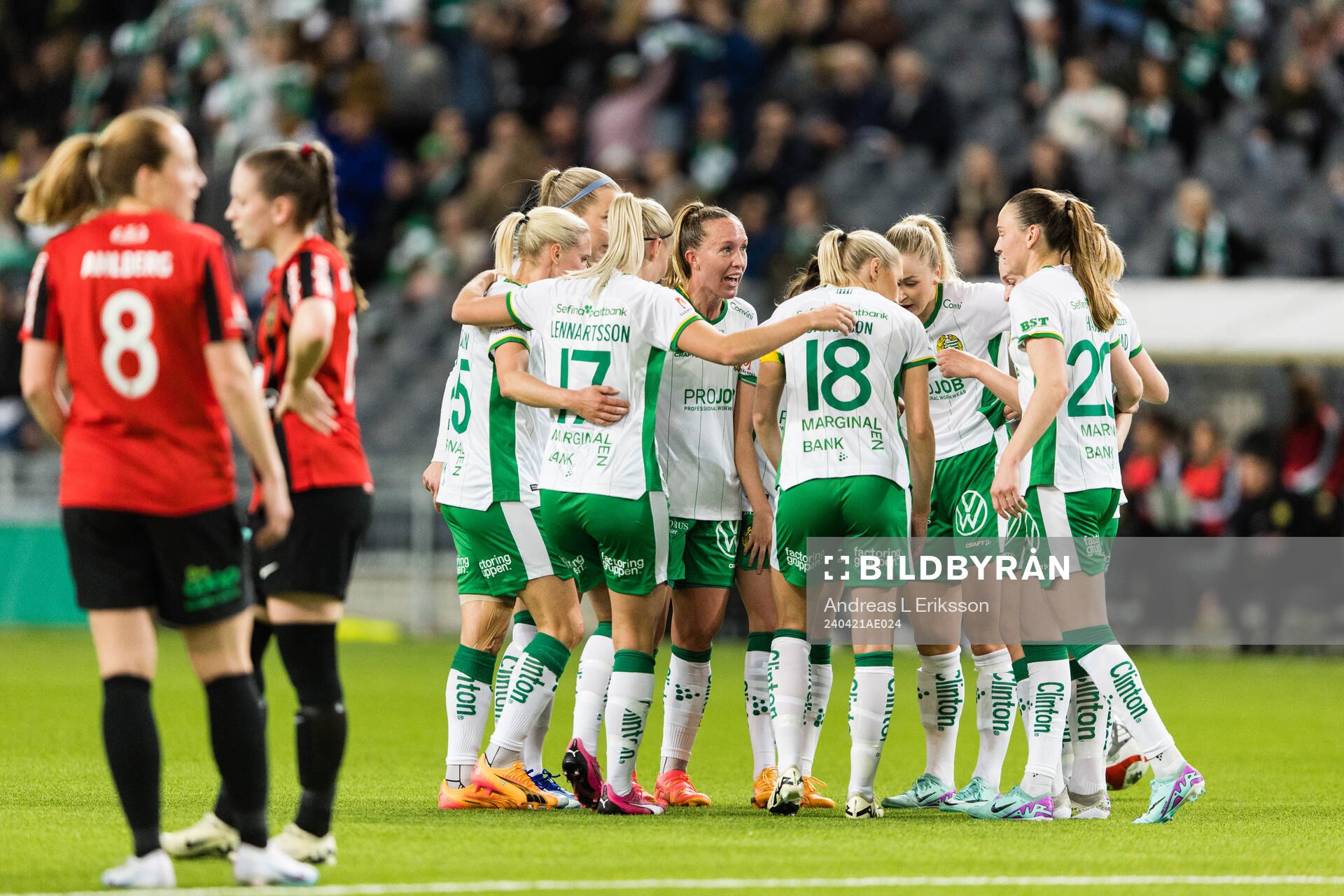 Hammarbys spelare jublar