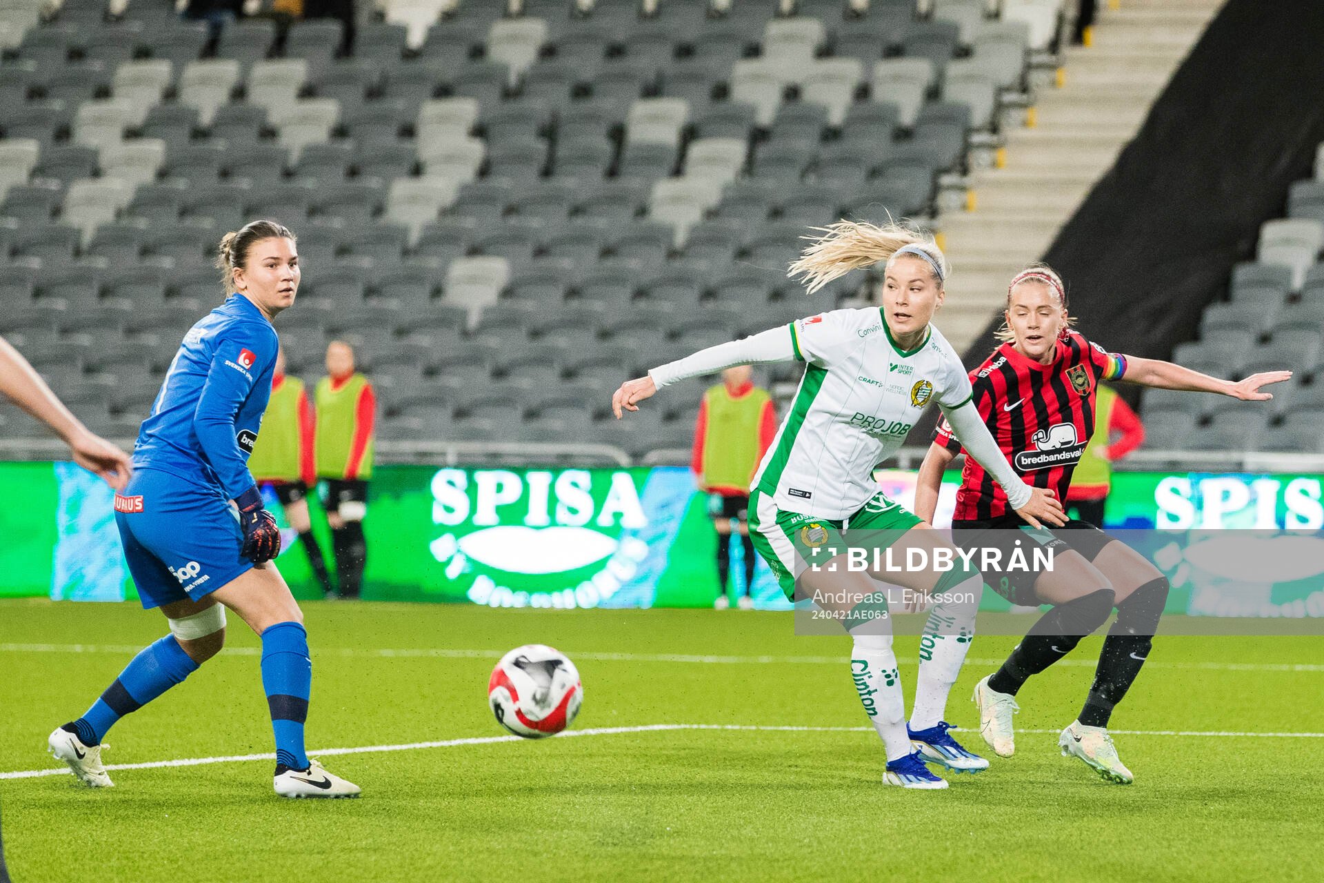 Brommapojkarnas målvakt Anna Aurora Koivunen, Hammarbys