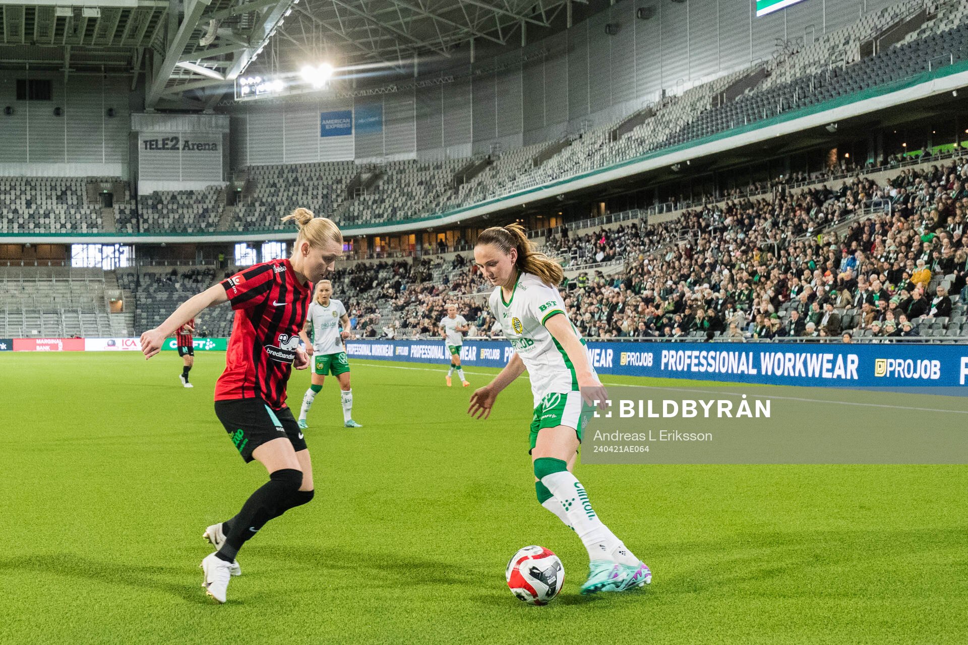 Brommapojkarnas Sara Olai och Hammarbys Vilde Hasund