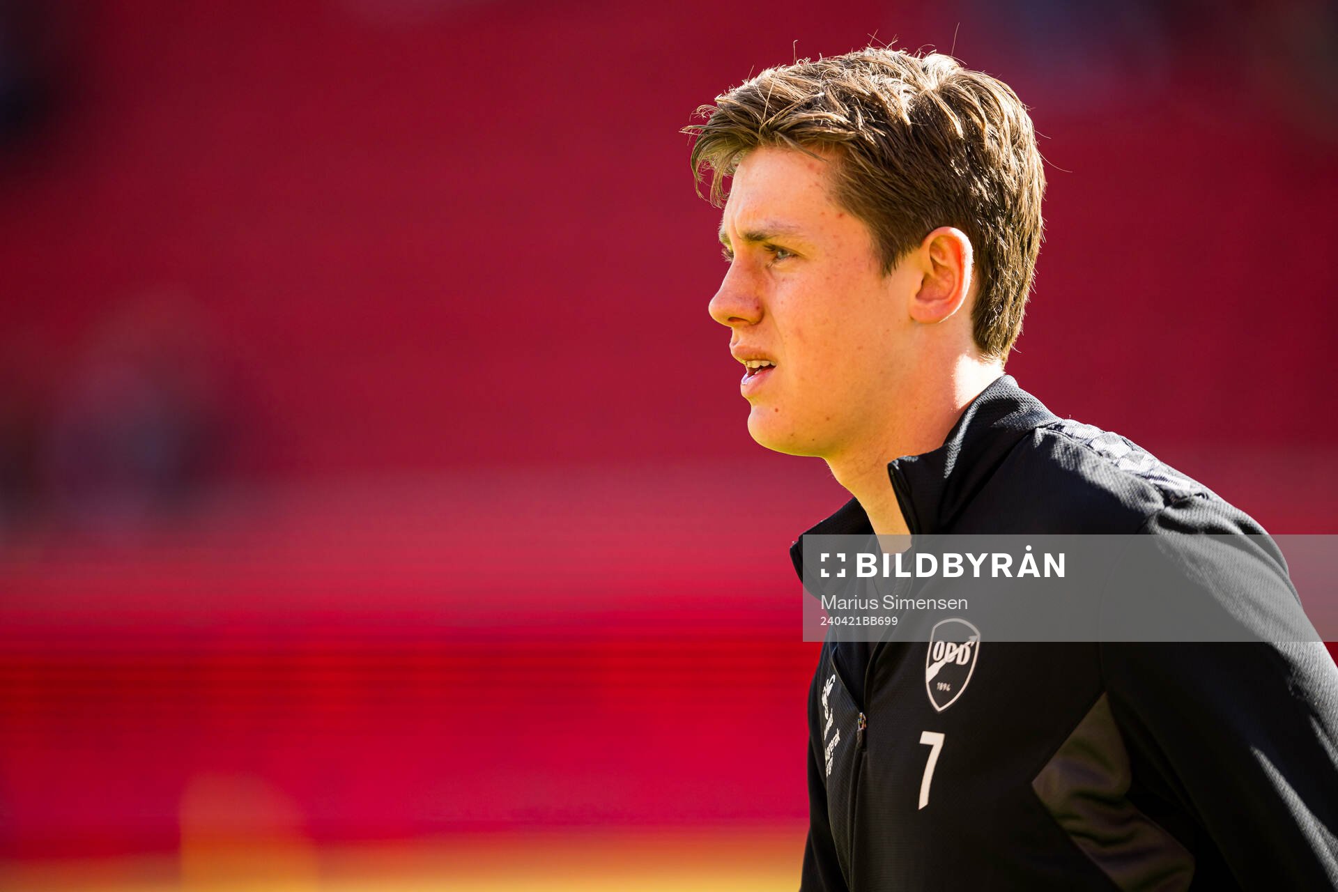 Filip Rønningen Jørgensen of Odd warms up