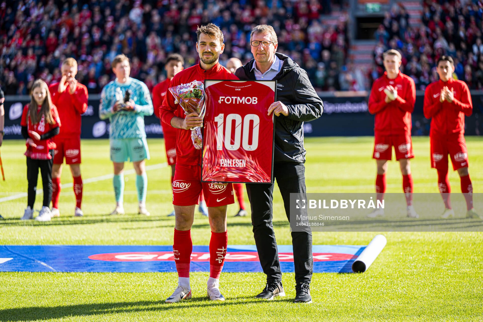 Fredrik Pallesen Knudsen of Brann and Per-Ove Ludvigsen,