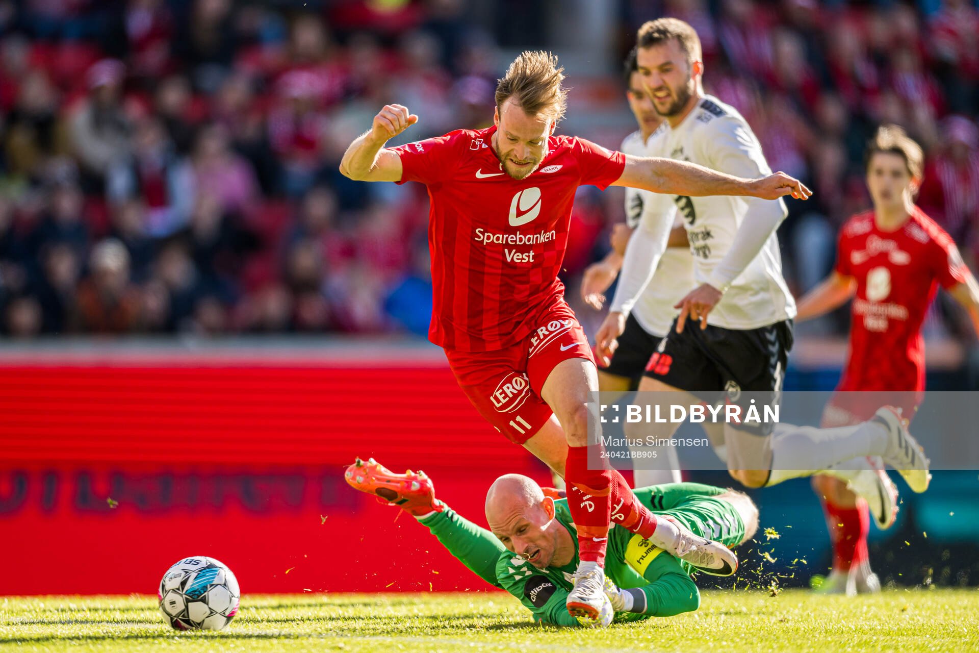 Bård Finne of Brann and Andre Hansen of Odd