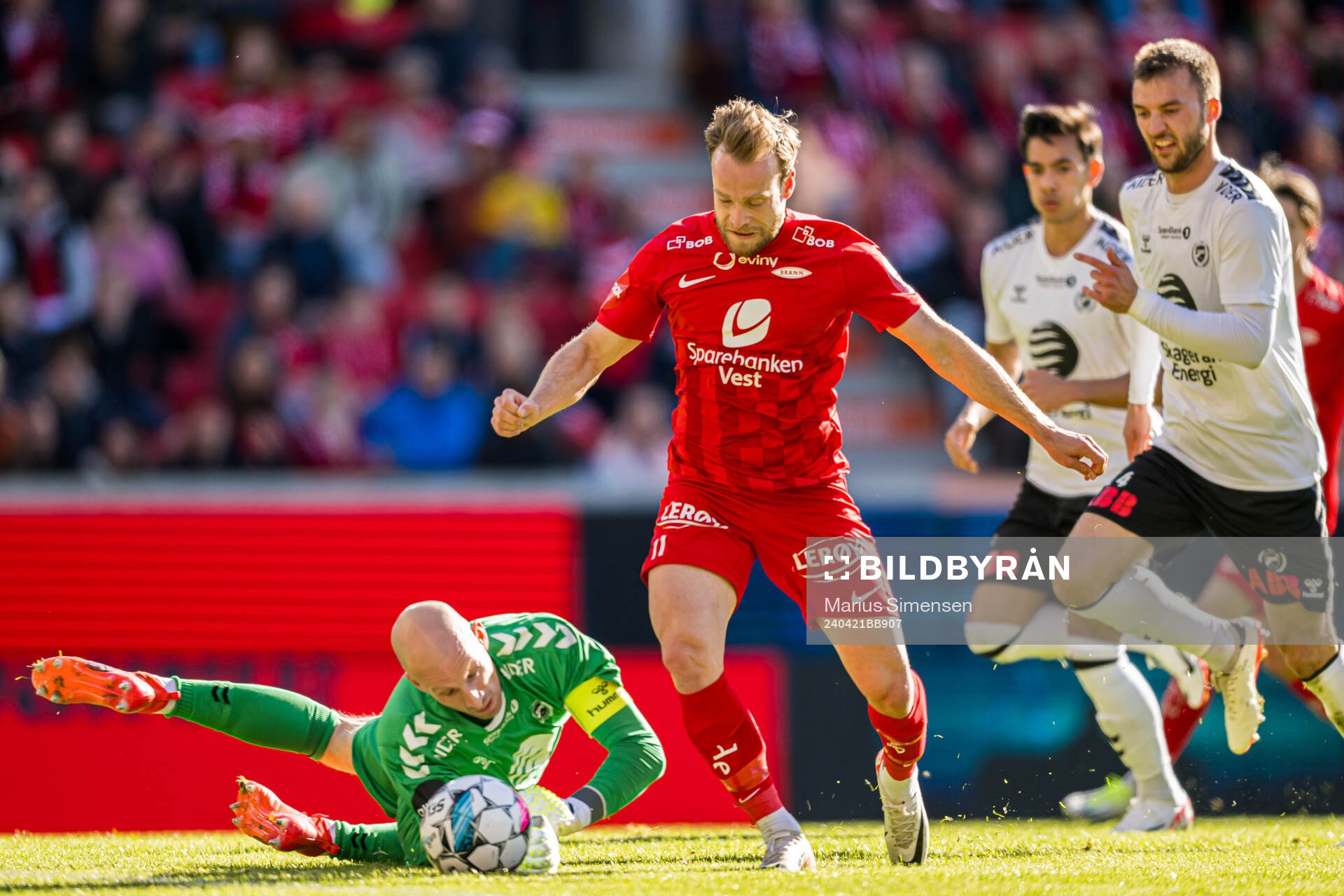 Bård Finne of Brann and Andre Hansen of Odd