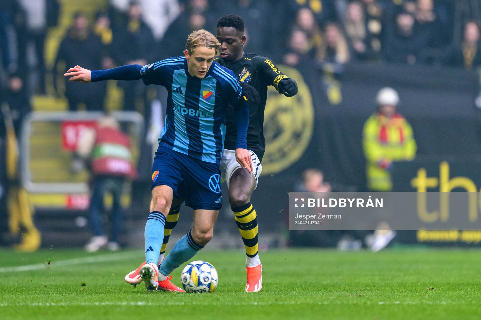 Djurgårdens Oskar Fallenius och AIKs Ismaila Coulibaly