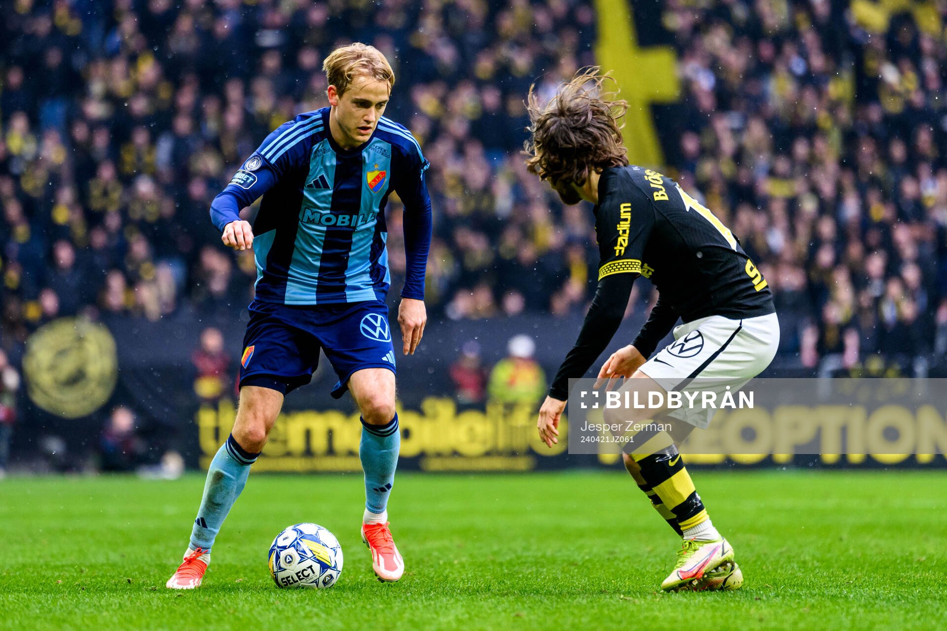 Djurgårdens Oskar Fallenius och AIKs Axel Björnström