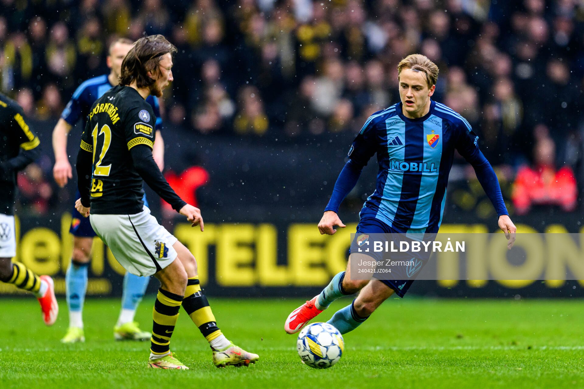 AIKs Axel Björnström och Djurgårdens Oskar Fallenius