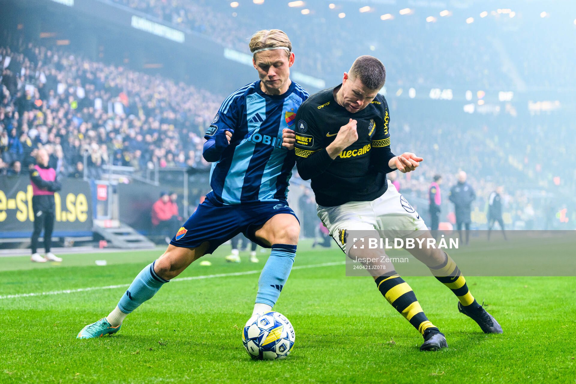 Djurgårdens Tobias Gulliksen och AIKs Mads Døhr Thychosen