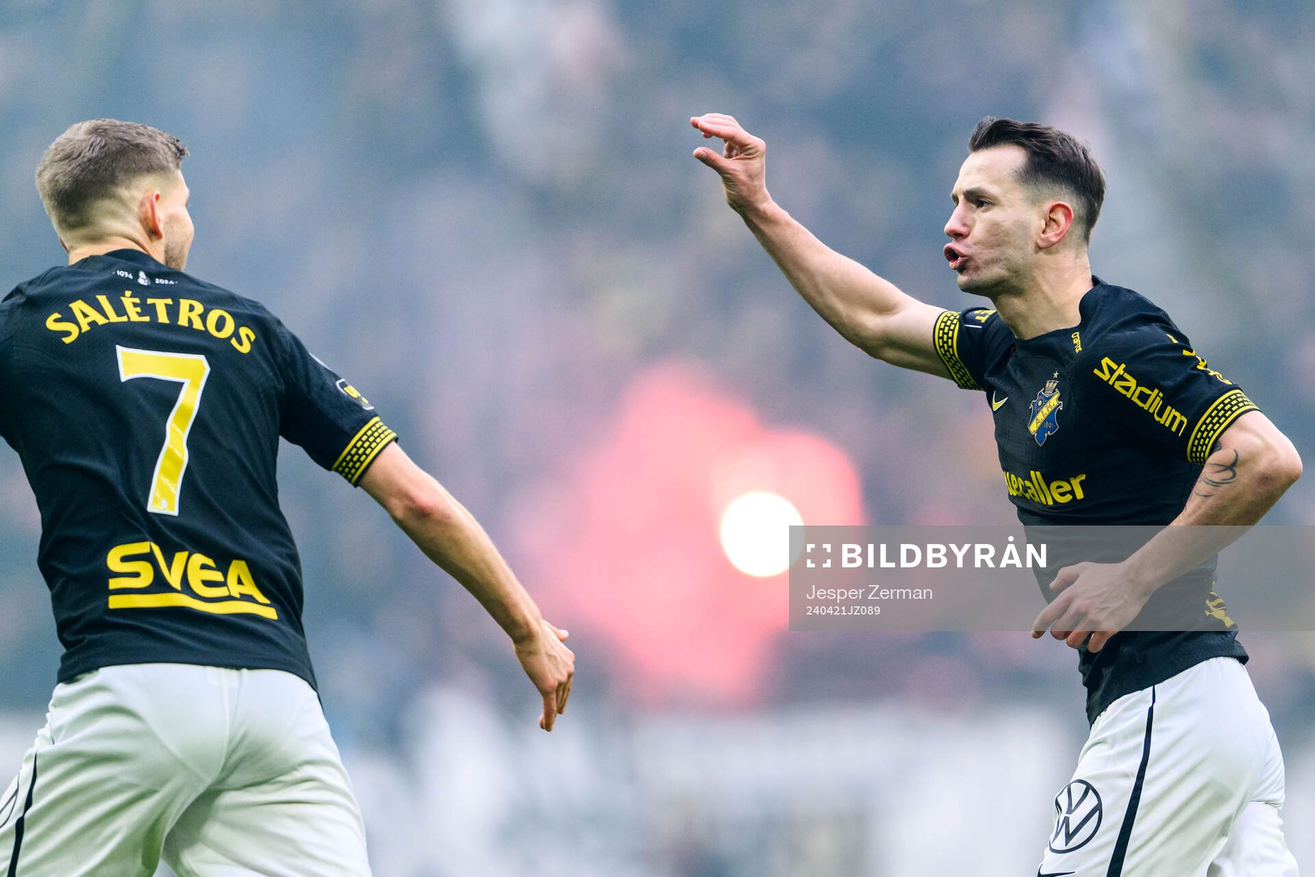 AIKs Bersant Celina jublar efter 1-0 under fotbollsmatchen i Allsvenskan mellan AIK och Djurgården den 21 april 2024 i Stockholm. 