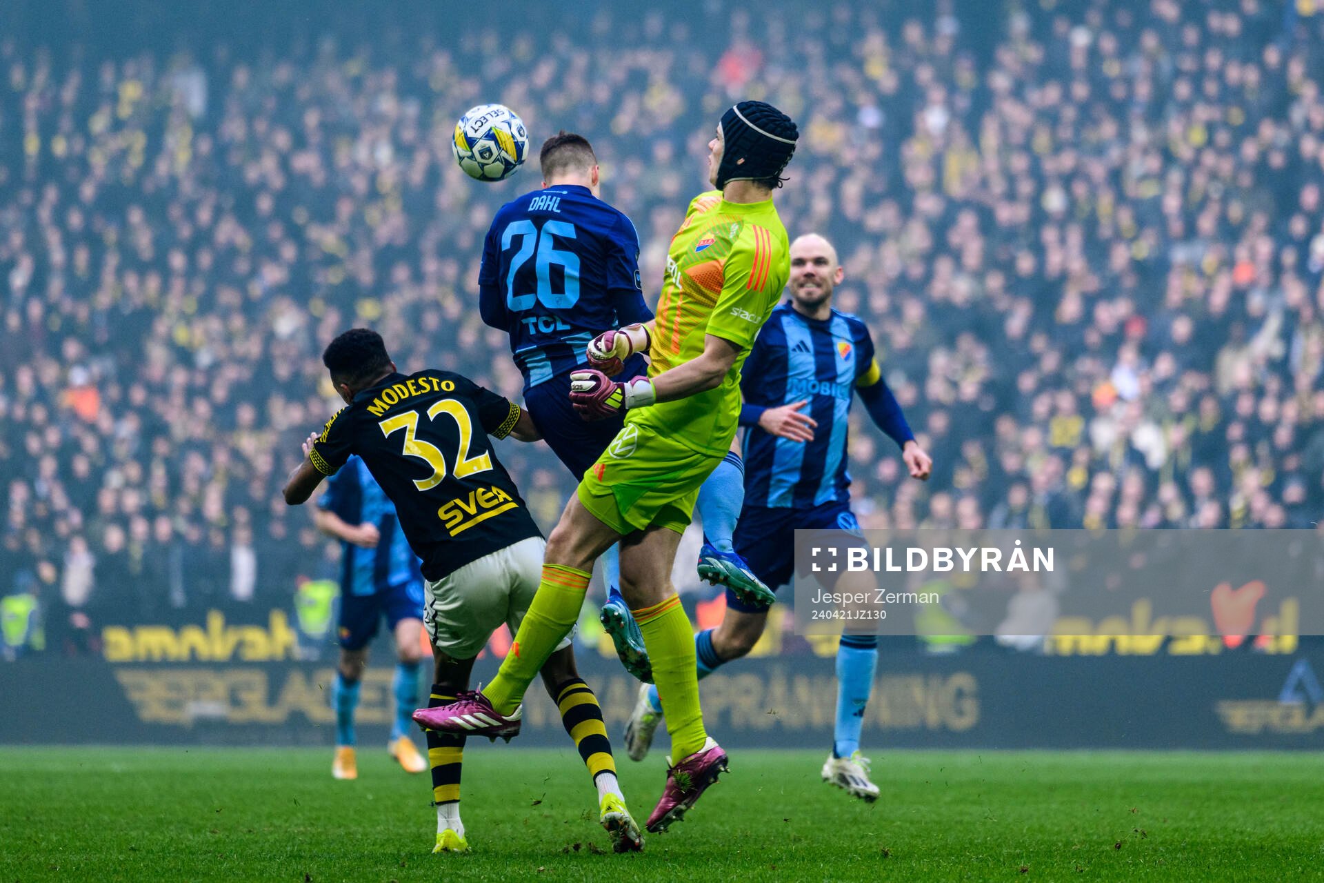 AIKs Rui Modesto och Djurgårdens Samuel Dahl och målvakt