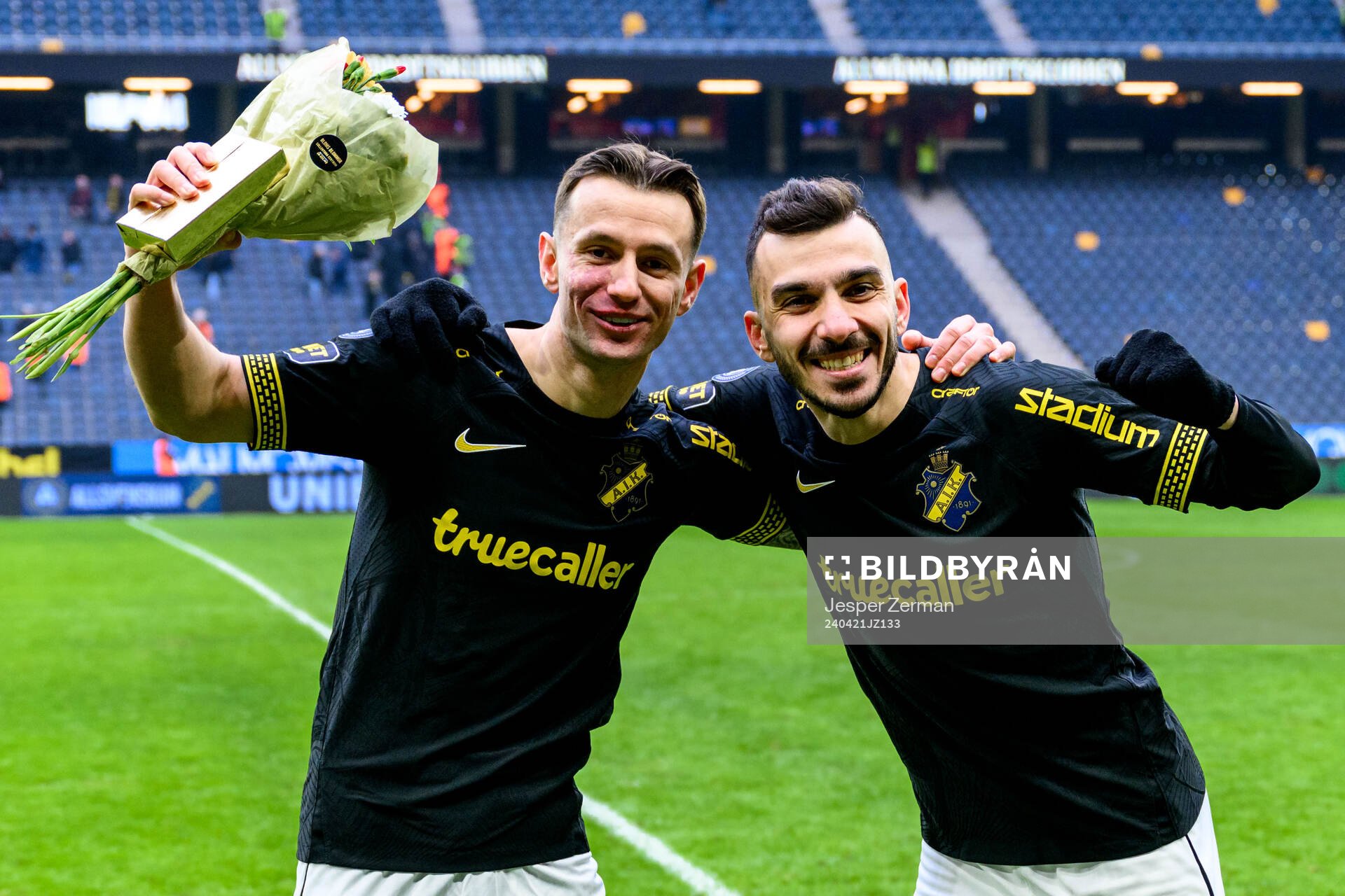 AIKs Bersant Celina och Ioannis Pittas jublar