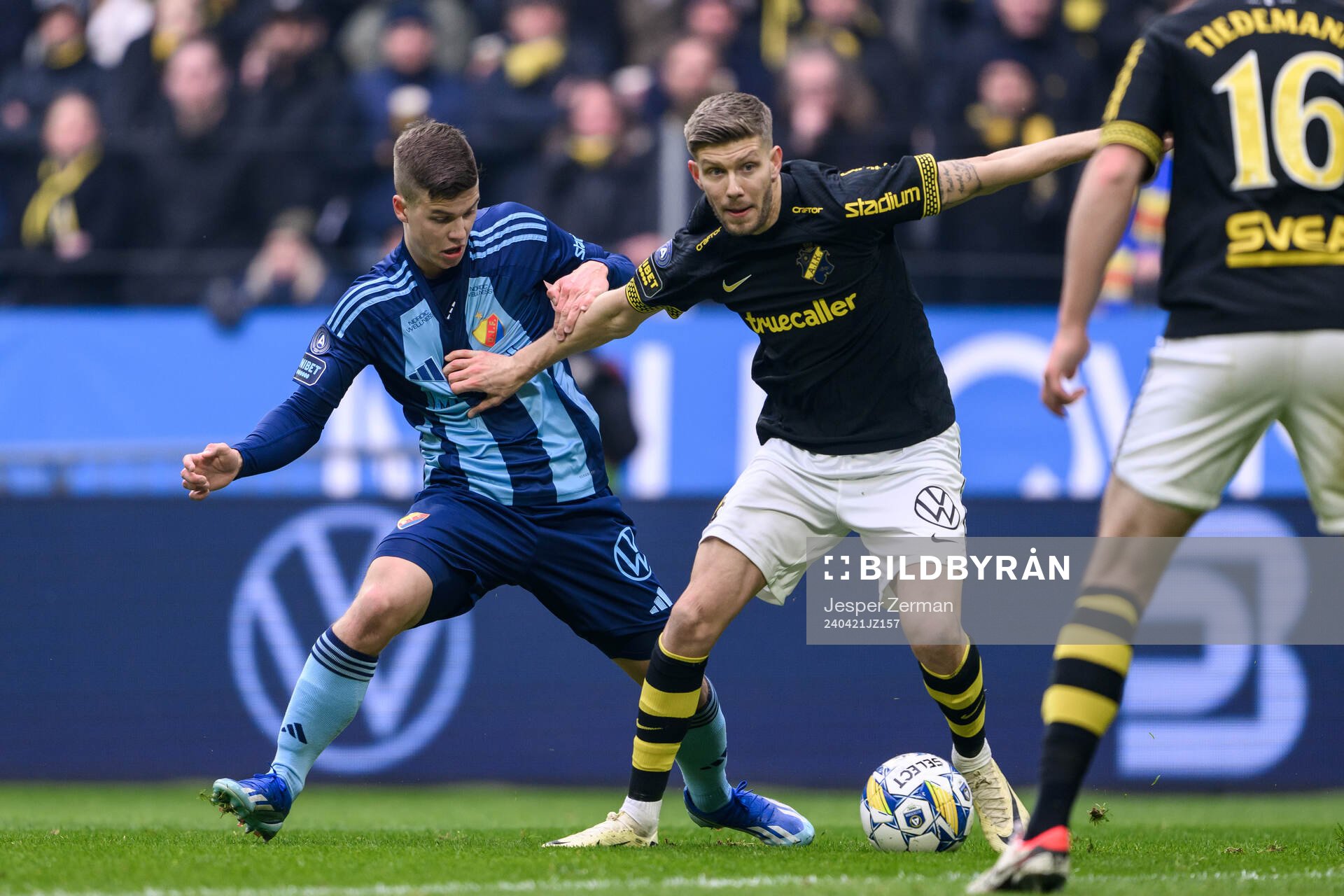 Djurgårdens Samuel Dahl och AIKs Anton Salétros
