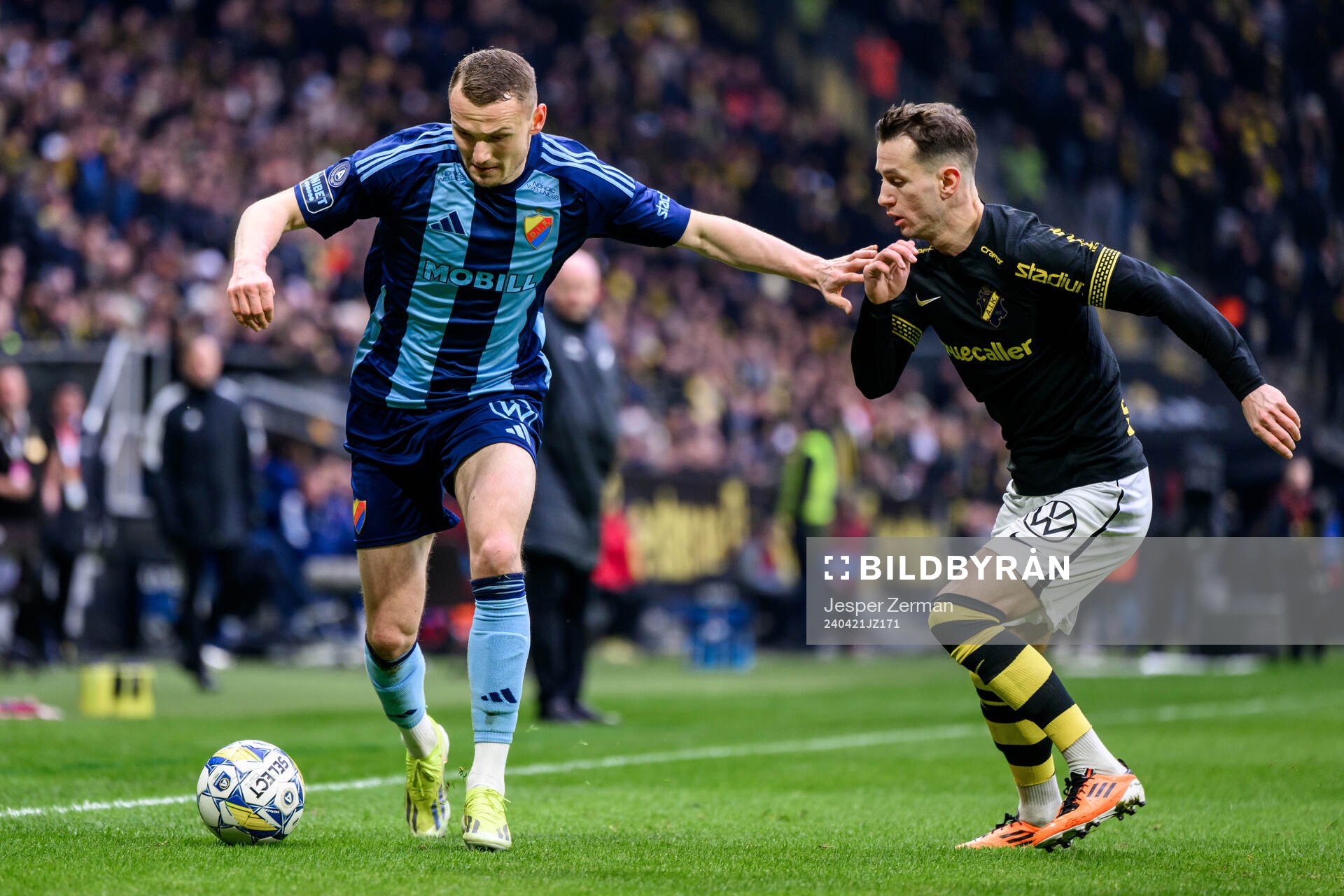 Djurgårdens Piotr Johansson och AIKs Bersant Celina