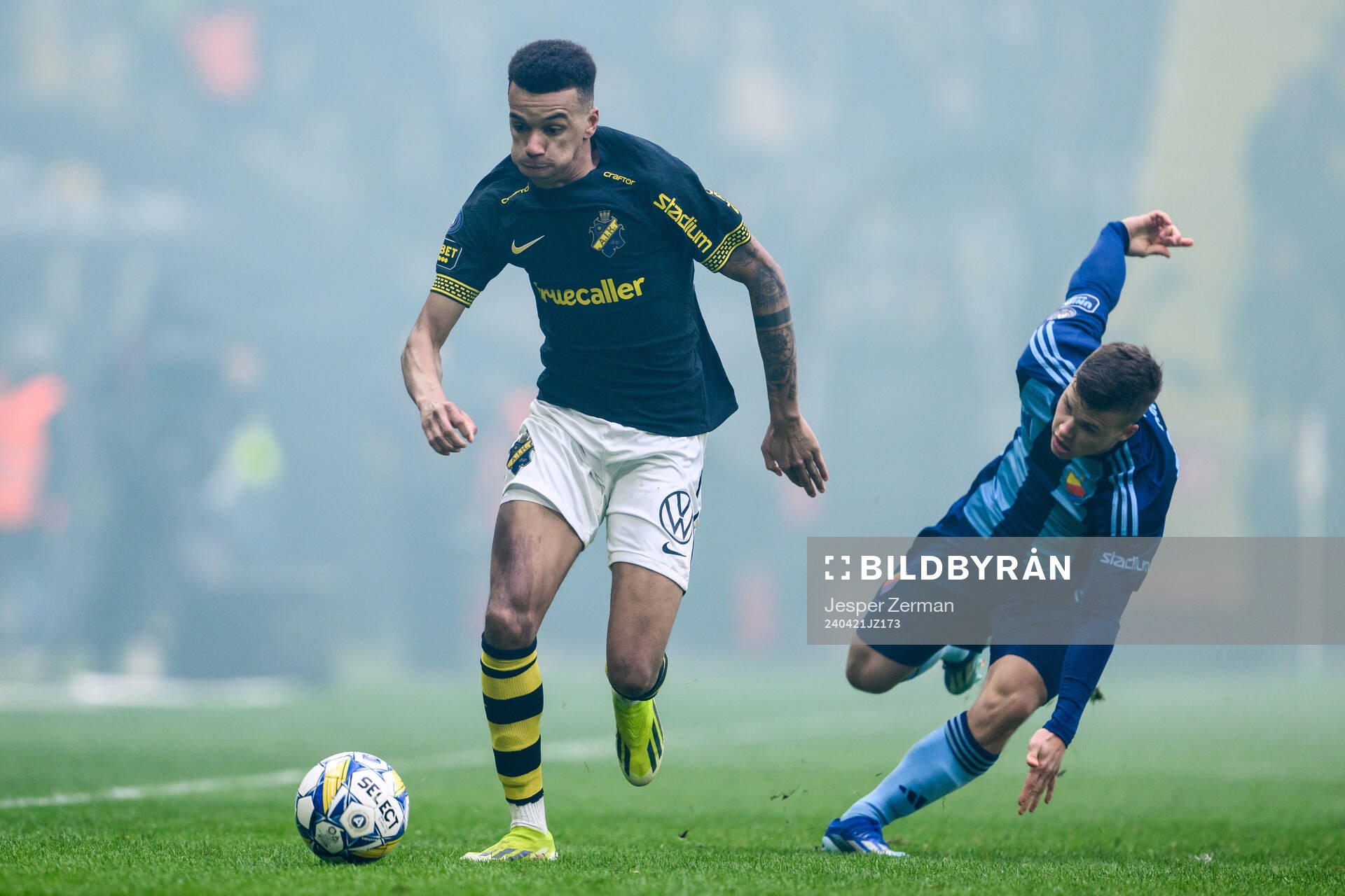 AIKs Rui Modesto och Djurgårdens Samuel Dahl