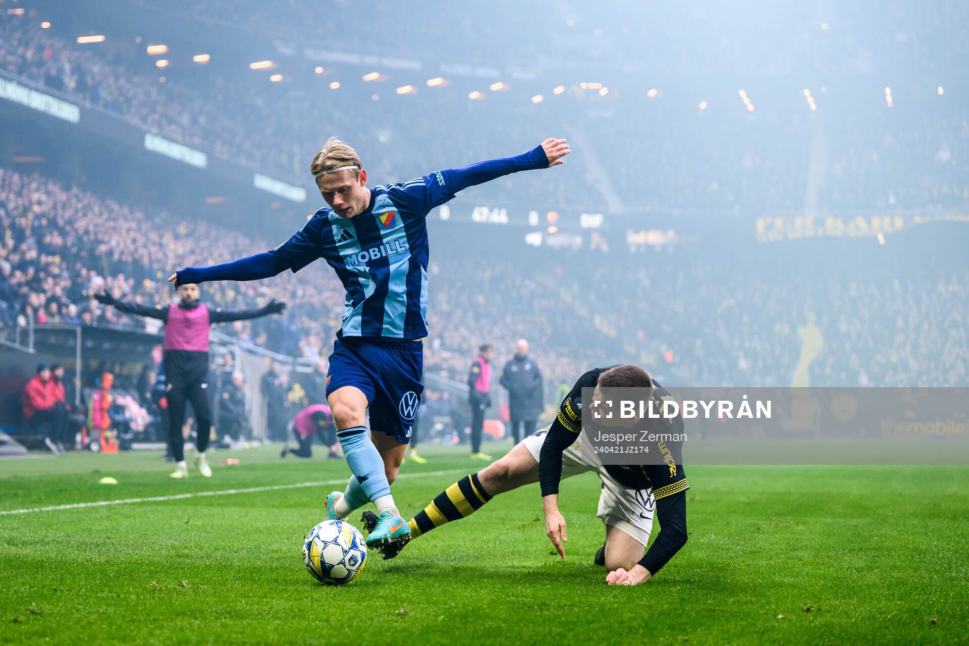 Djurgårdens Tobias Gulliksen och AIKs Mads Døhr Thychosen