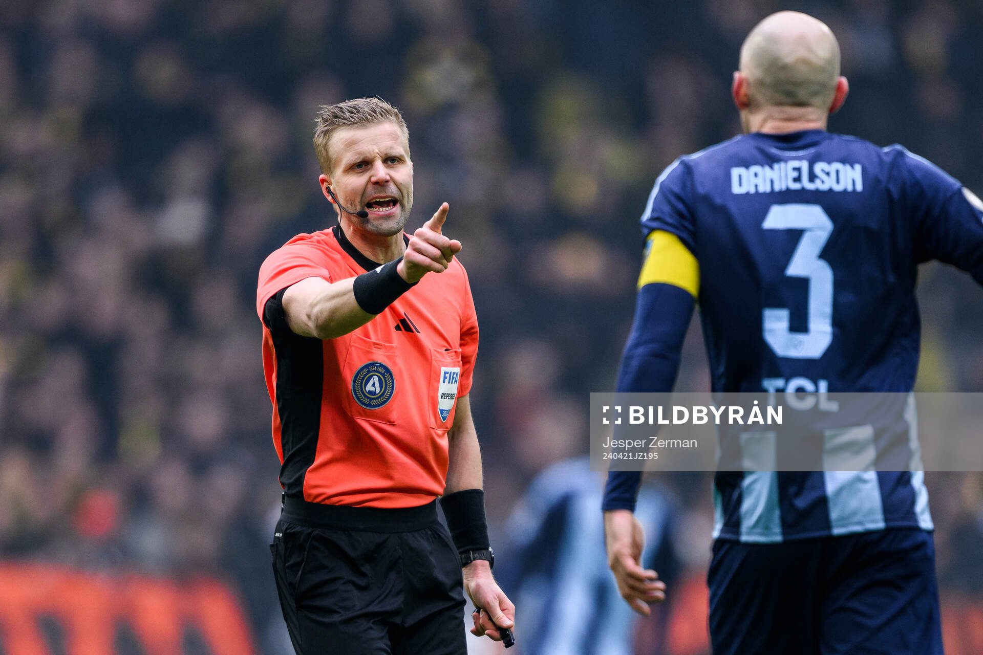 Domare Glenn Nyberg och Djurgårdens Marcus Danielson