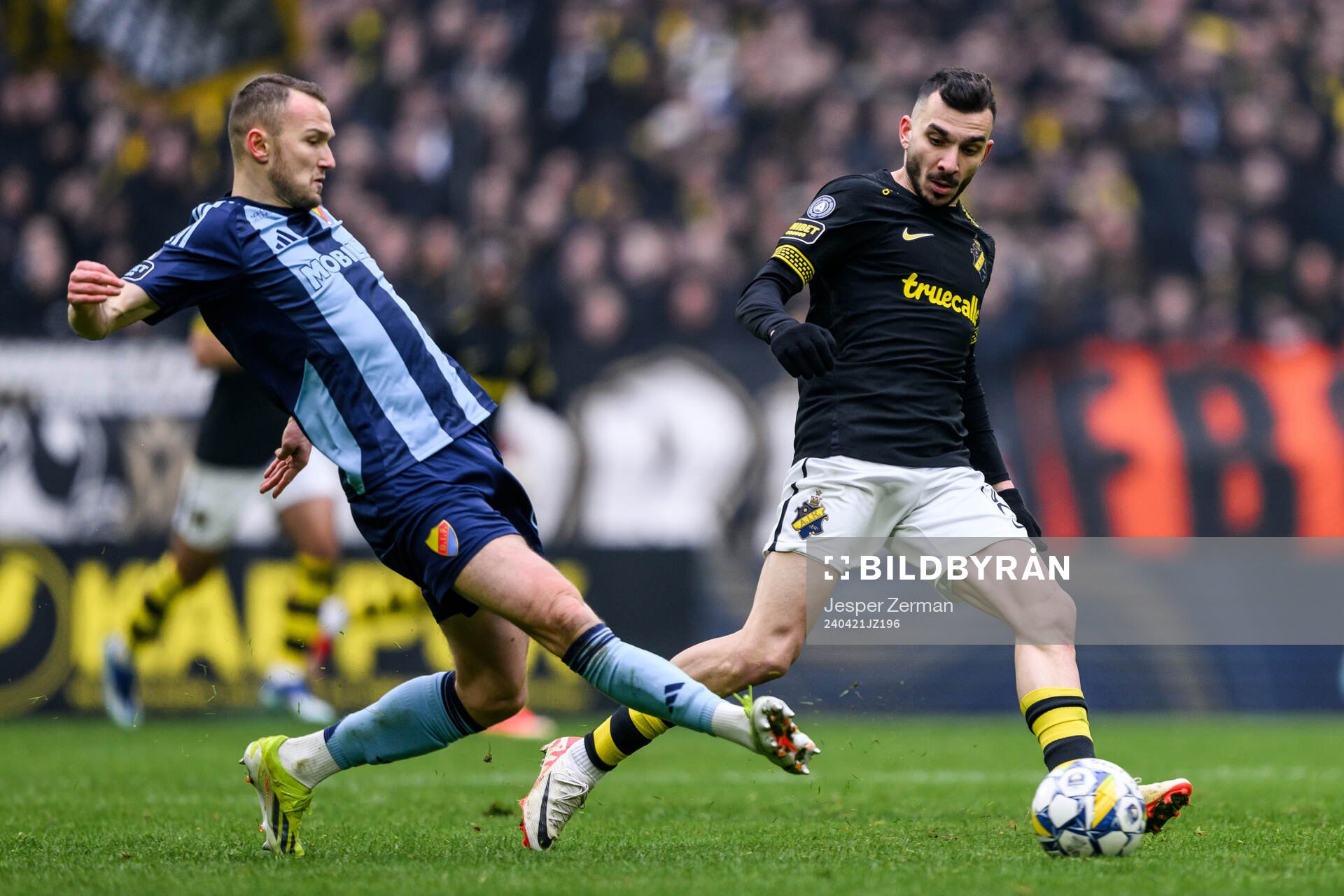 Djurgårdens Piotr Johansson och AIKs Ioannis Pittas
