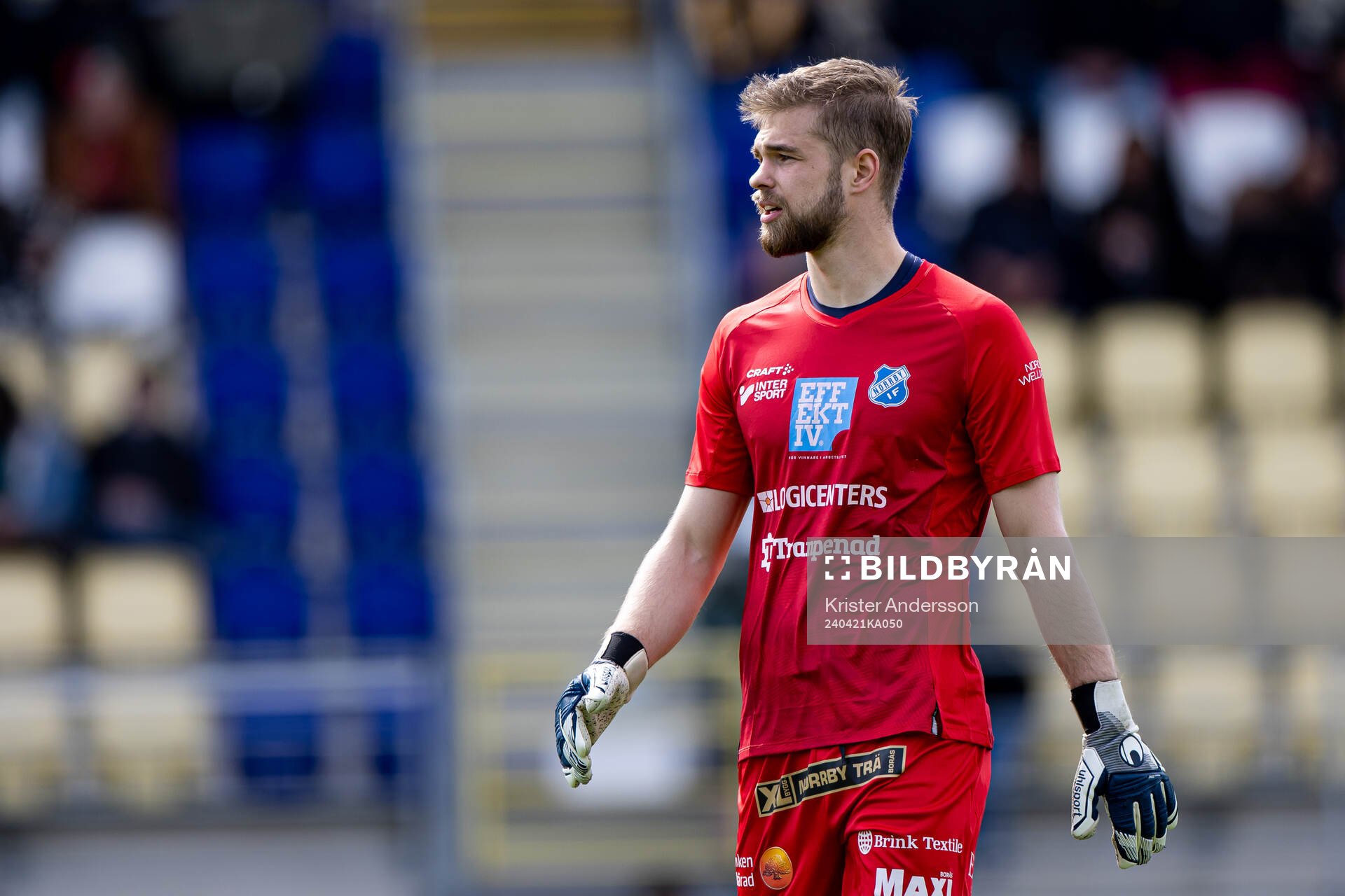 Norrbys målvakt Victor Astor  fotbollsmatchen i Ettan