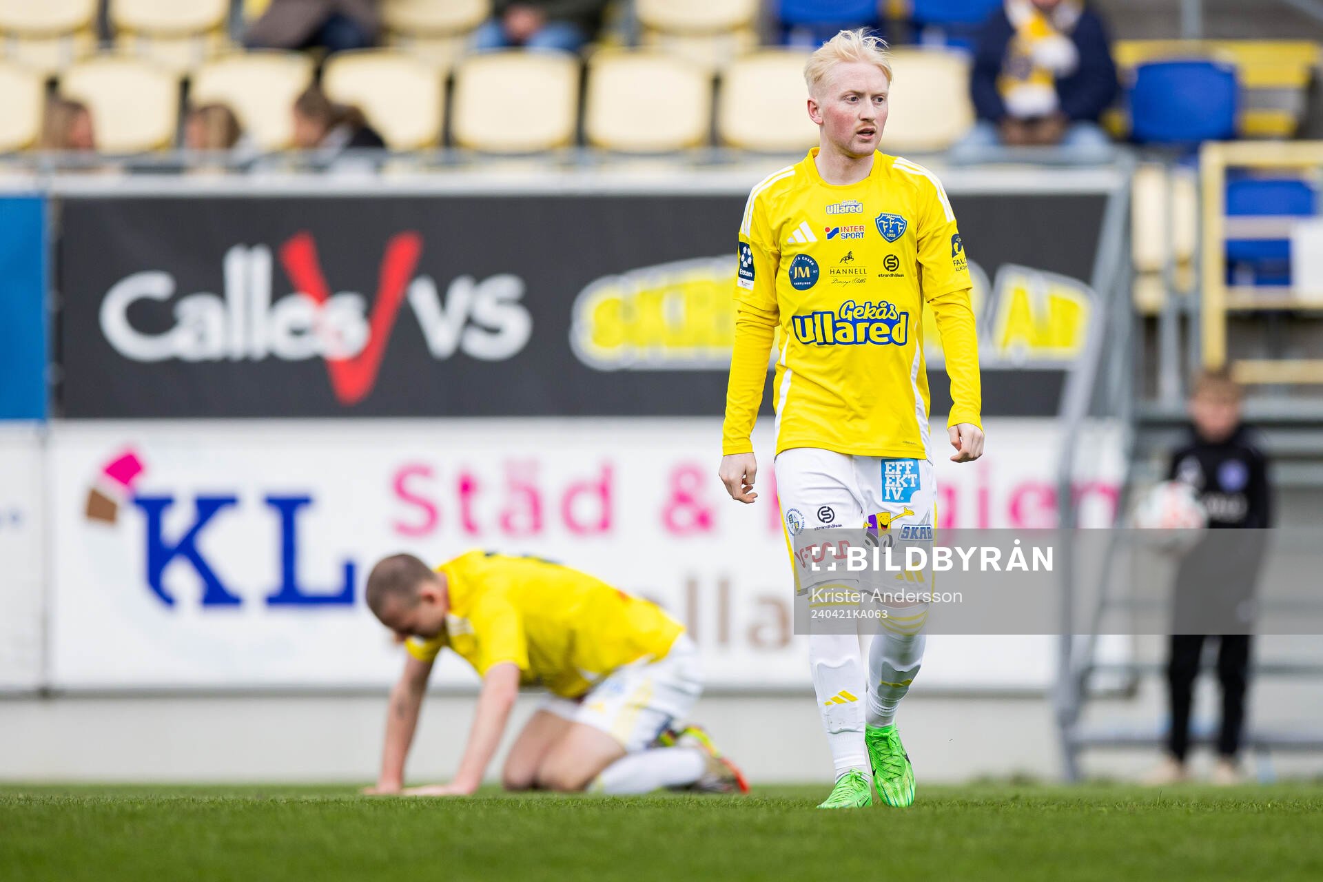 Falkenbergs Pontus Carlsson under fotbollsmatchen i Ettan södra mellan Falkenberg och Norrby den 21 april 2024 i Falkenberg. 