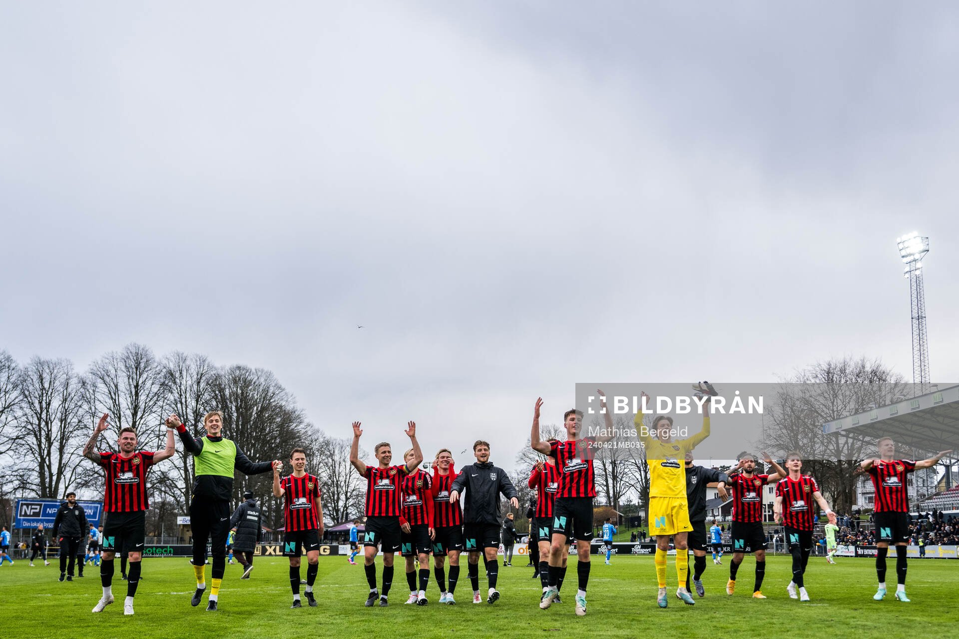 Brommapojkarnas spelare jublar
