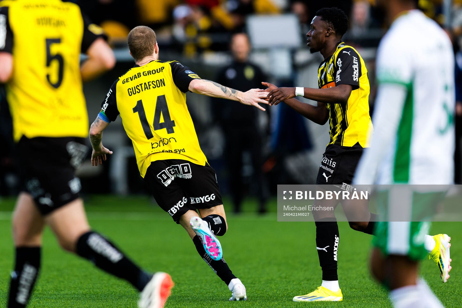 Häckens Simon Gustafson jublar
