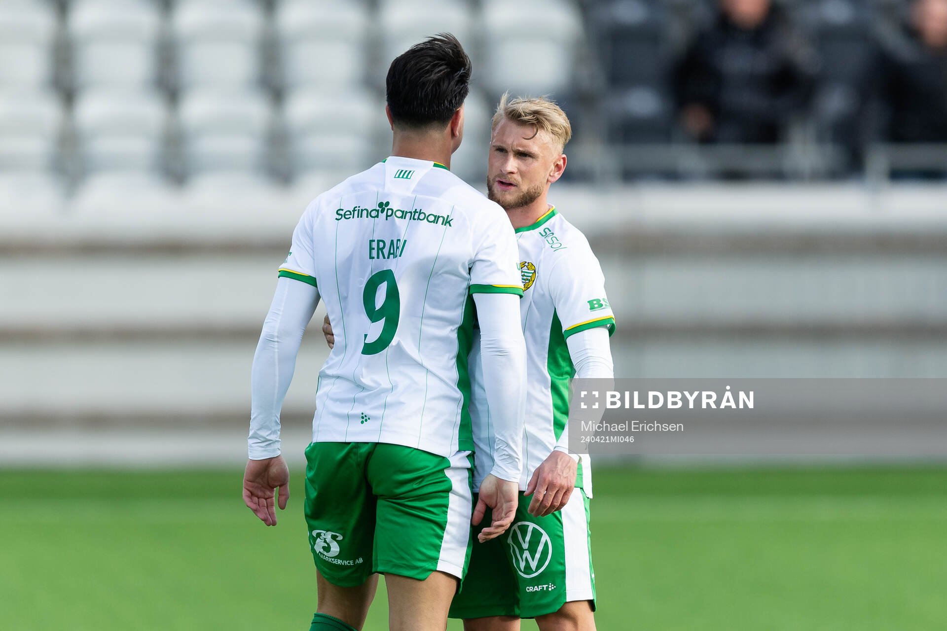 Hammarbys Jusef Erabi och Simon Strand  deppar