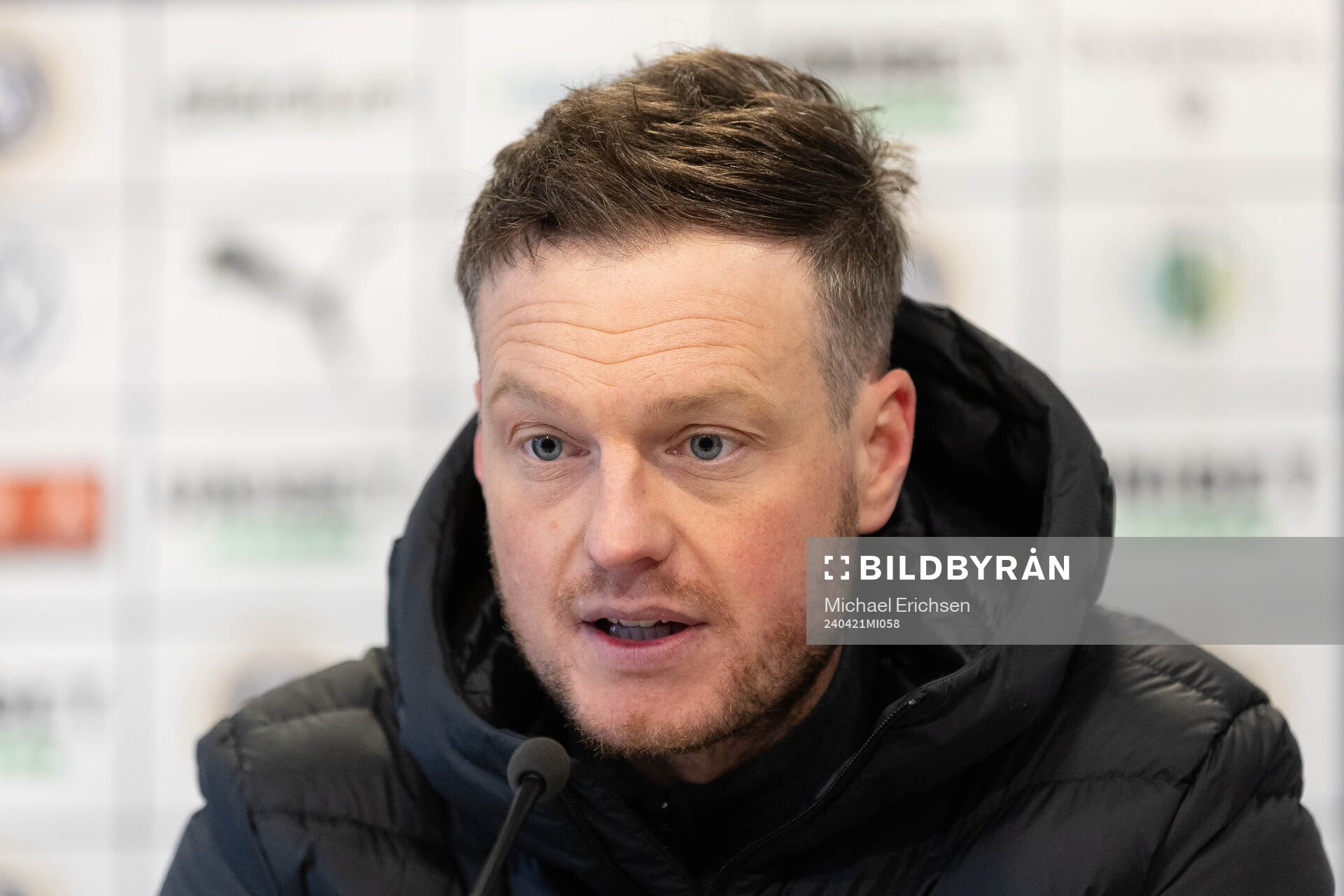 Hammarbys tränare Kim Hellberg under presskonferensen efter fotbollsmatchen i Allsvenskan mellan Häcken och Hammarby den 21 april 2024 i Göteborg.