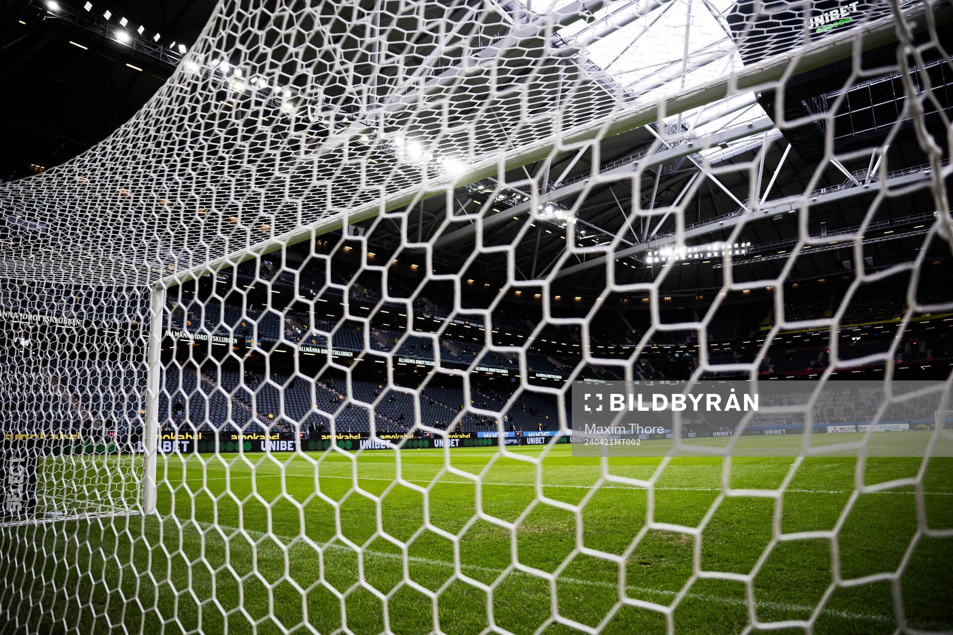Nätet av ett fotbollsmål på Friends Arena inför 