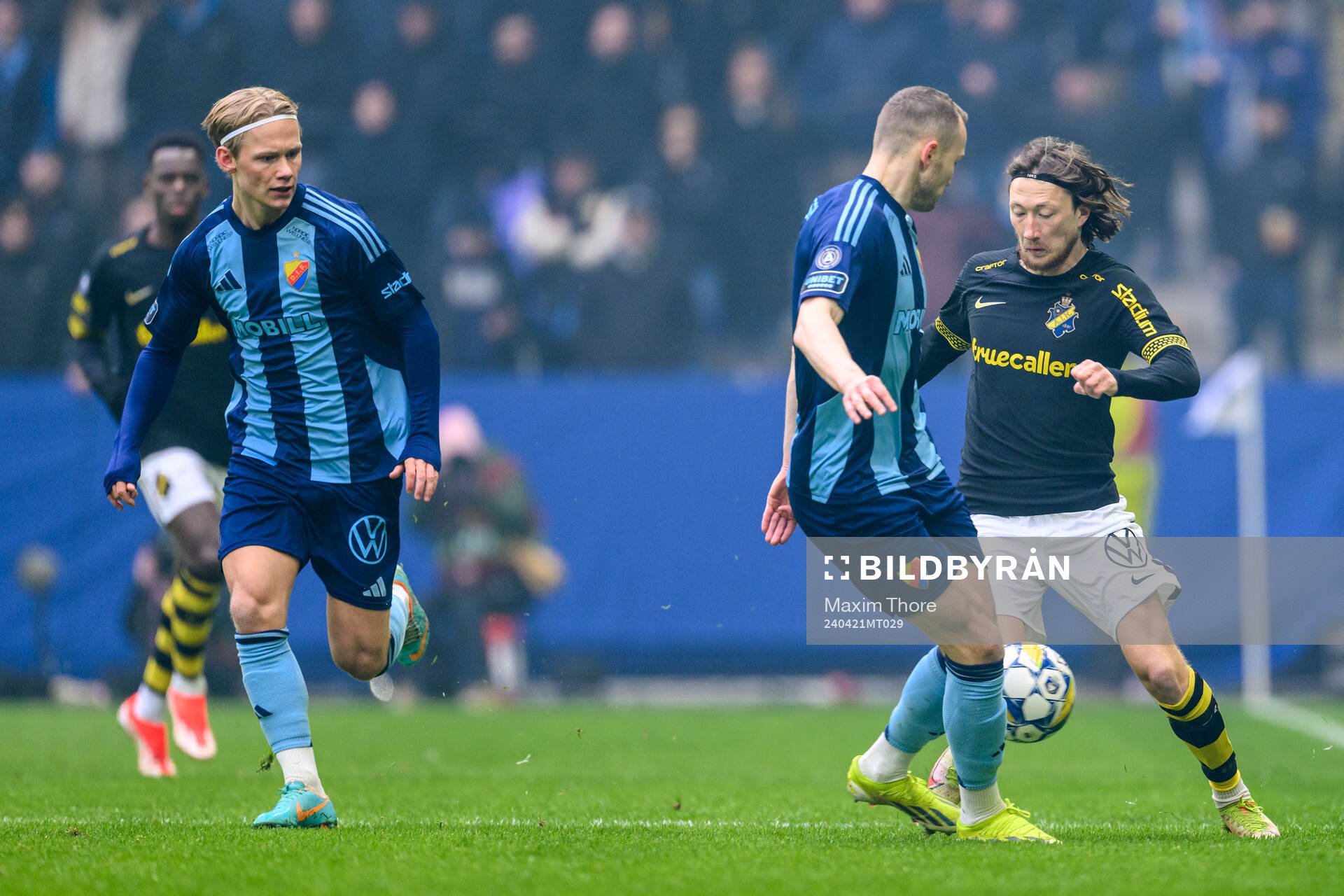 Djurgårdens Piotr Johansson och AIKs Axel Björnström