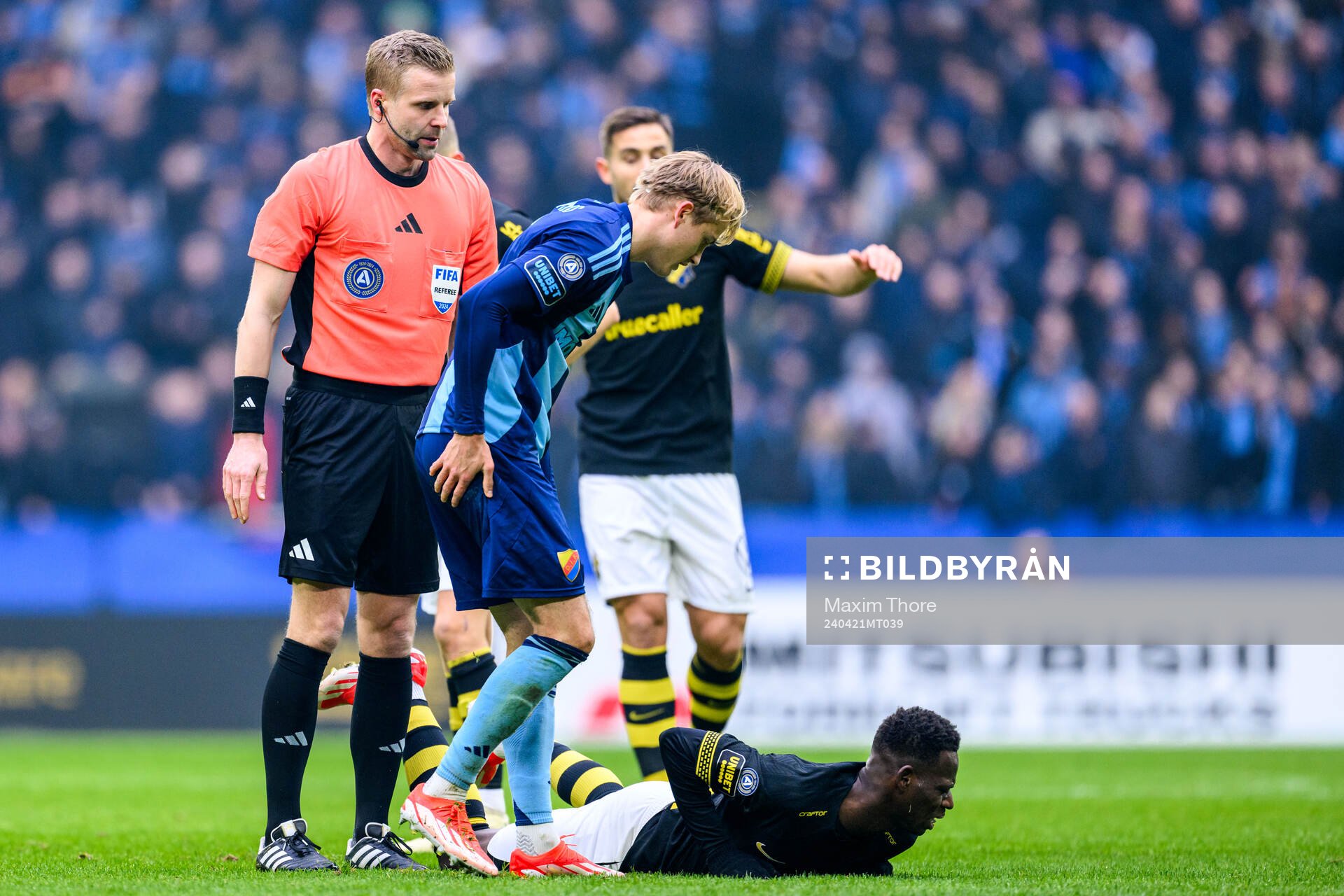 Domare Glenn Nyberg, Djurgårdens Oskar Fallenius och AIKs