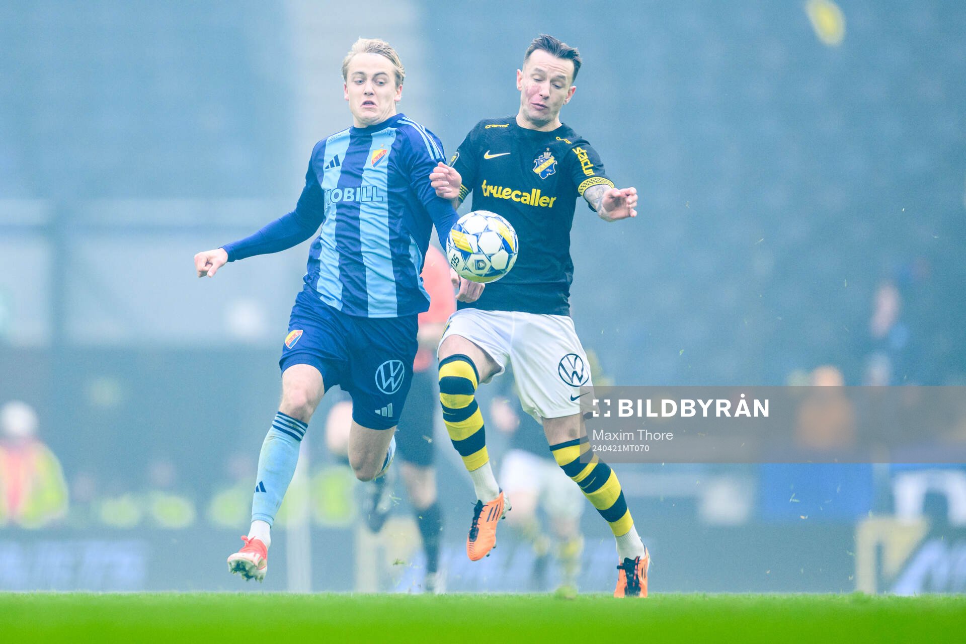 Djurgårdens Oskar Fallenius och AIKs Bersant Celina