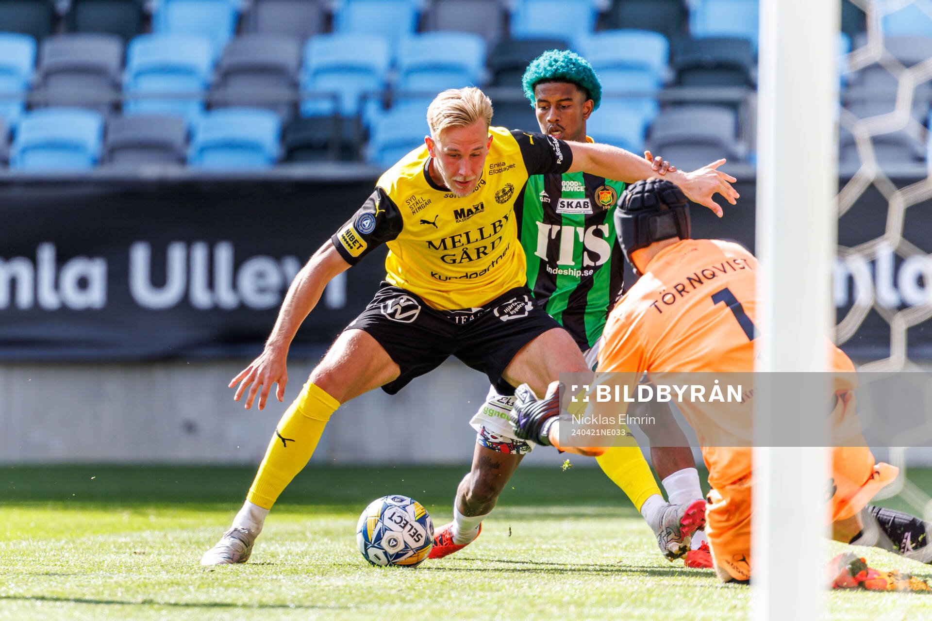 Mjällbys Herman Johansson och GAISs Chovanie Shakur