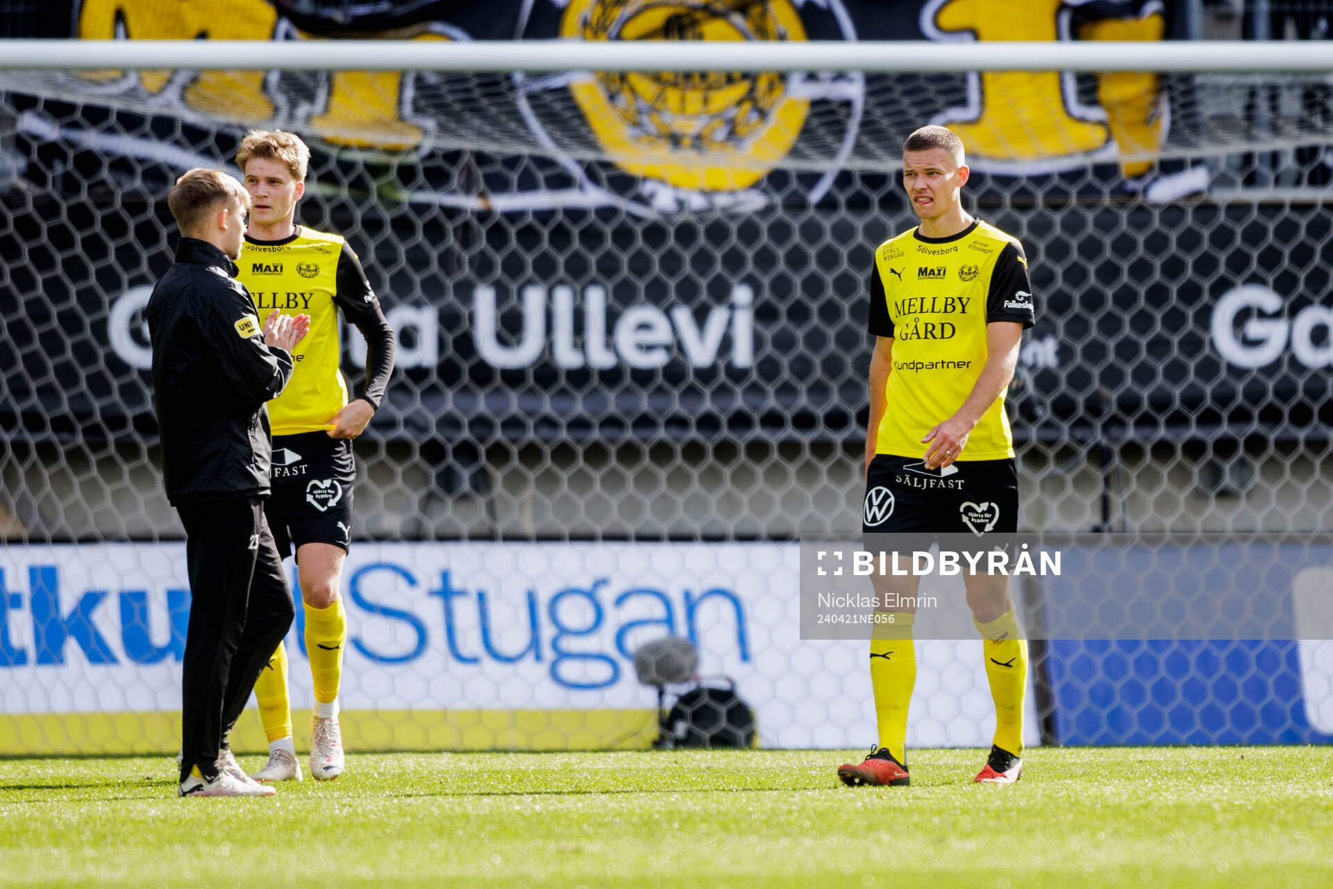 Mjällbys Arvid Brorsson deppar  fotbollsmatchen i