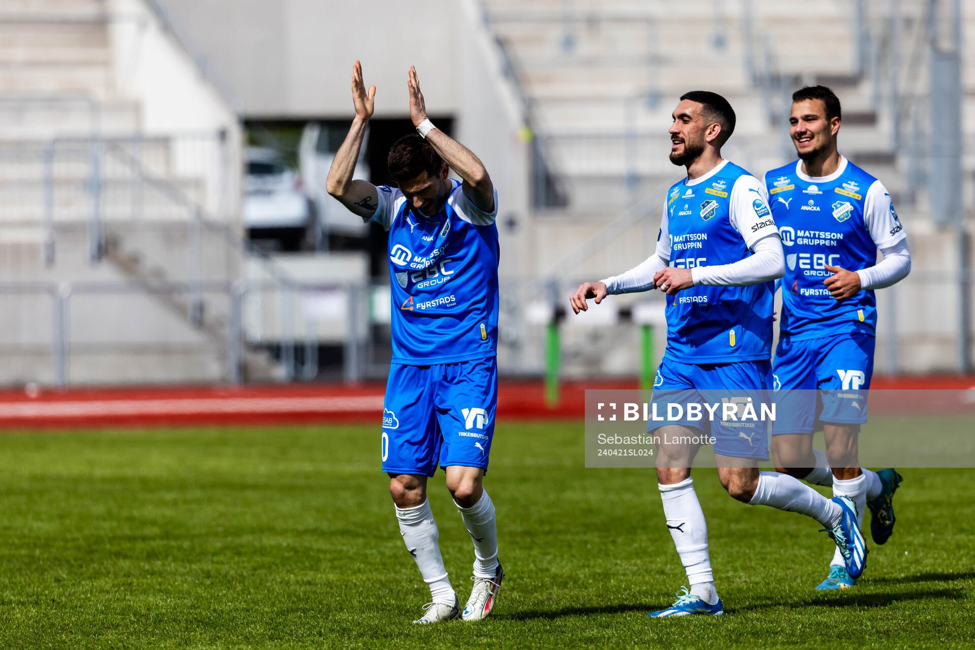 IK Oddevolds Liridon Kalludra har gjort 1-0 och jublar under fotbollsmatchen i Superettan mellan IK Oddevold och Gefle den 21 april 2024 i Uddevalla.