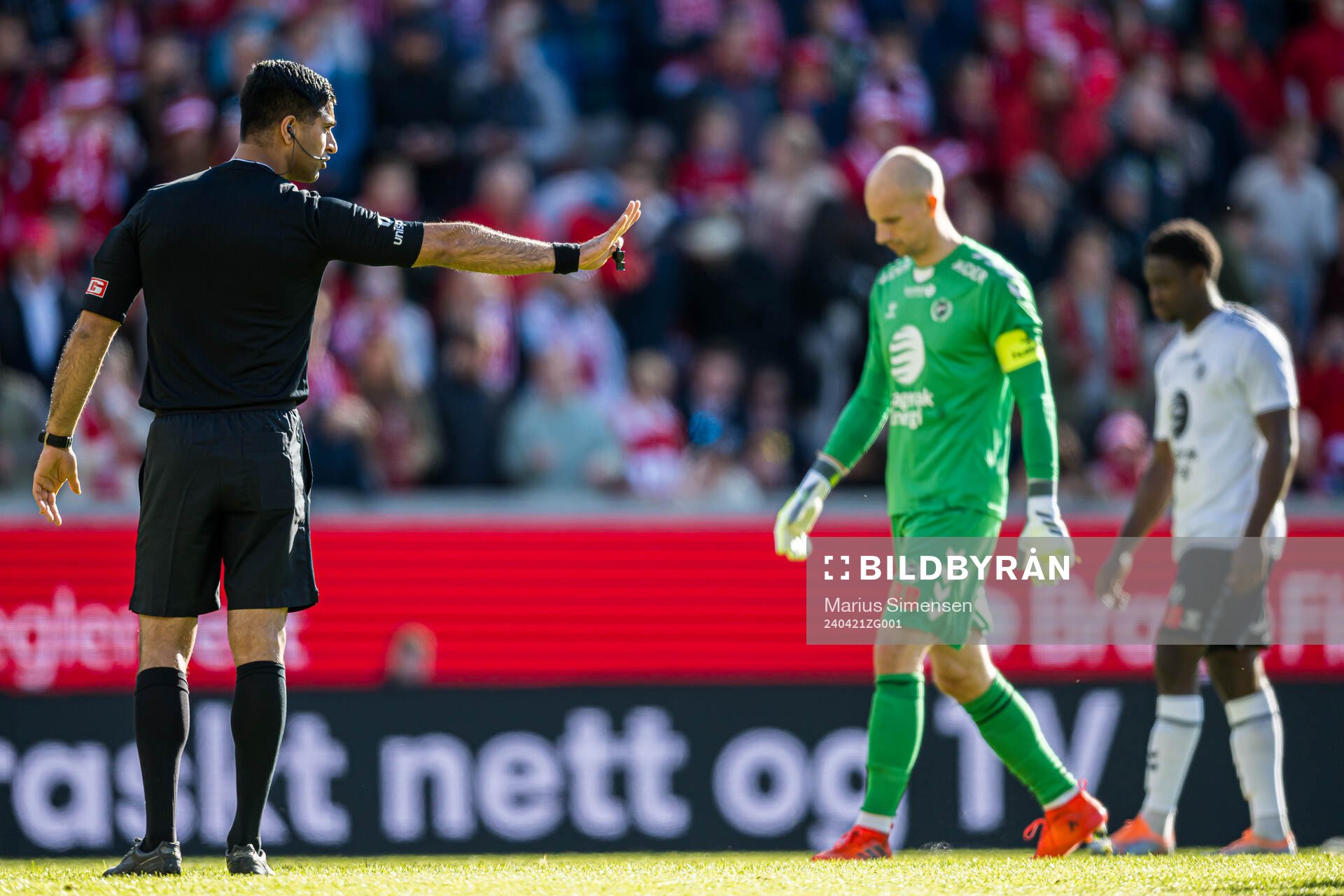 Mohammad Usman Aslam, referee
