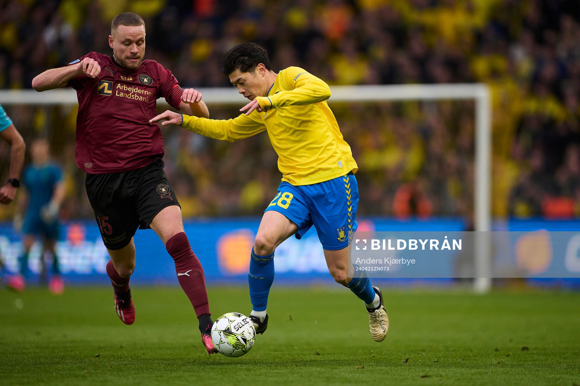 [DK=20240421: 3F Superliga på Brøndby Stadion - Brøndby IF vs. FC Midtjylland - Sverrir Ingi Ingason, FC Midtjylland og Yuito Suzuki (28), Brøndby IF]