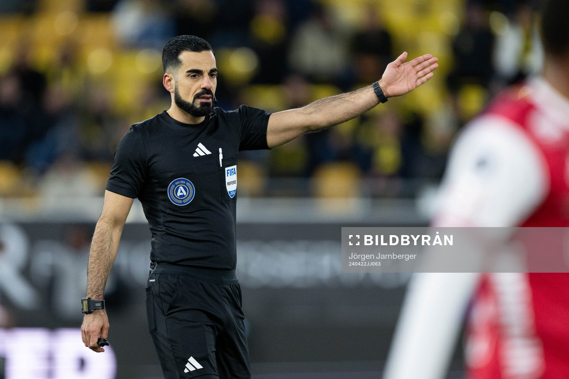 Domare Mohammed Al-Hakim under fotbollsmatchen i Allsvenskan mellan Elfsborg och Kalmar den 22 april 2024 i Borås. 
