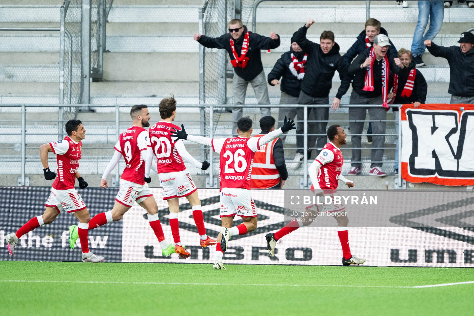 Kalmars spelare jublar