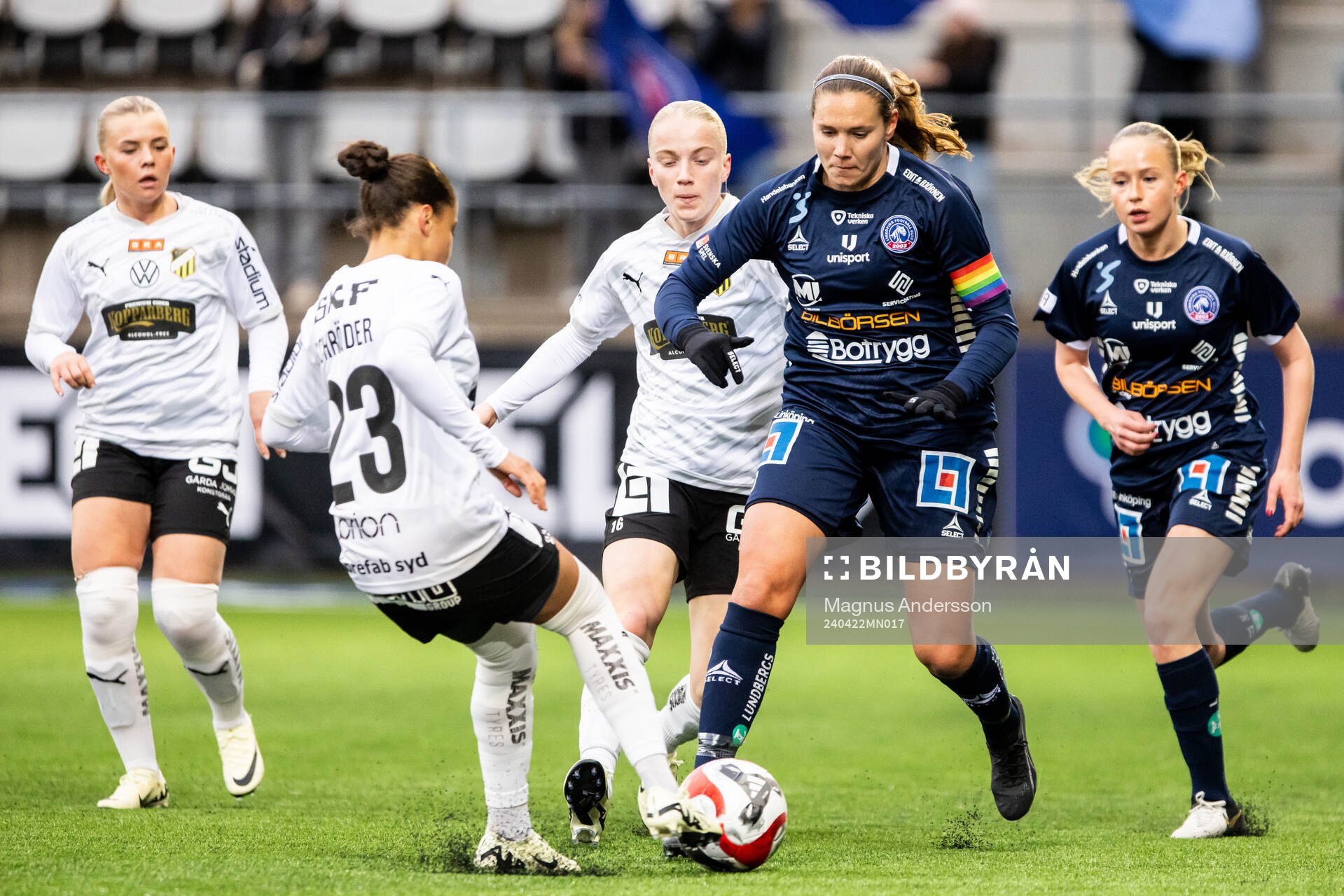 Häckens Anna Sandberg och Felicia Schröder mot