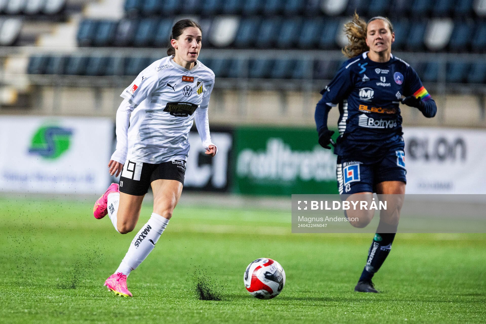 Häckens Clarissa Larisey och Linköpings Emma Lennartsson