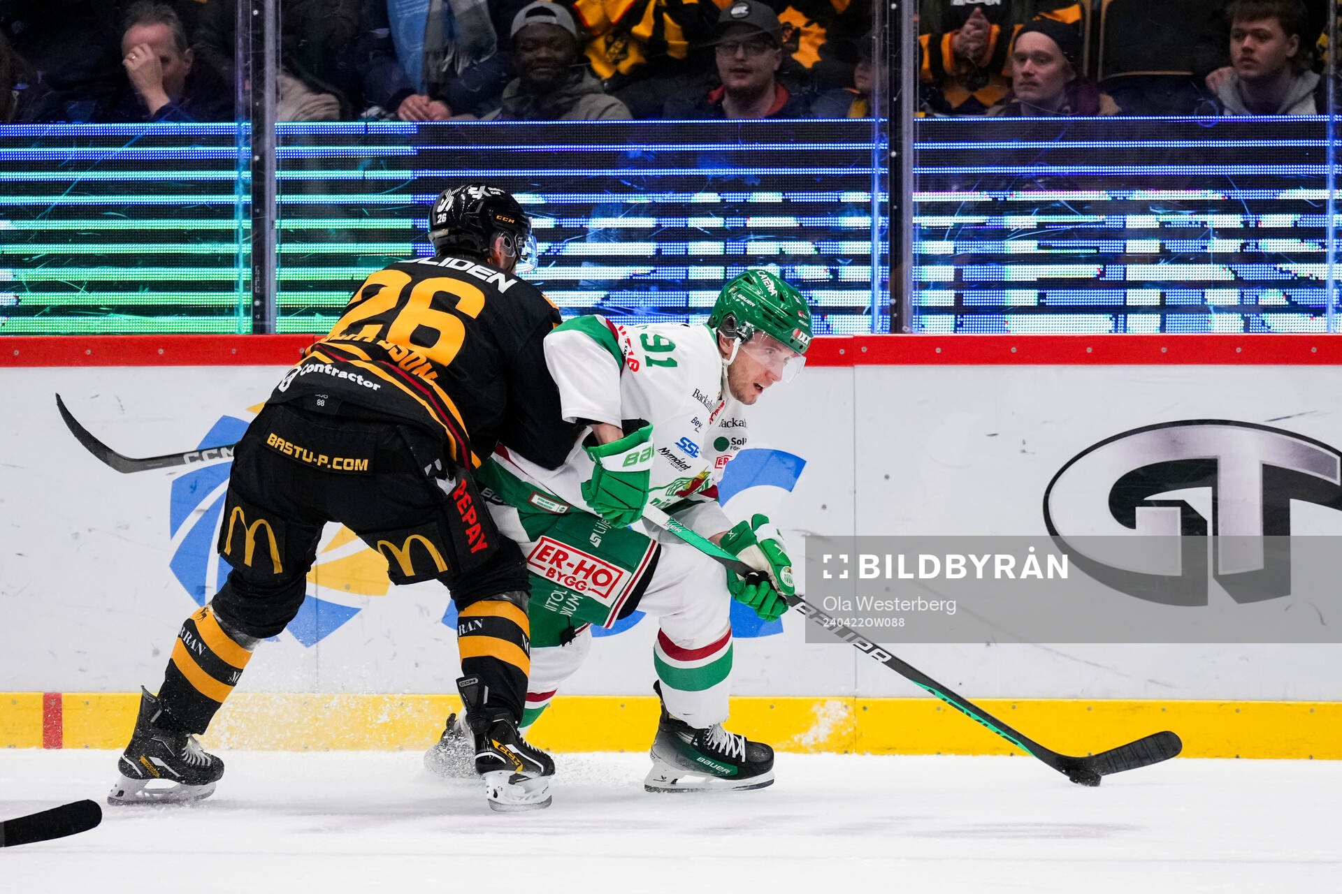Skellefteås Simon Robertsson och Rögles Adam Tambellini