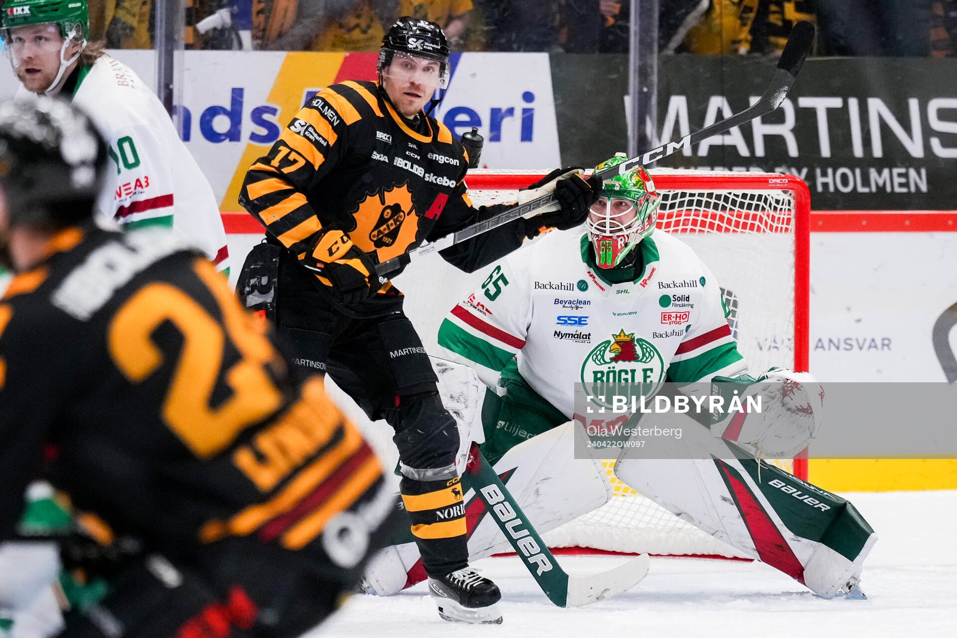 Skellefteås Pär Lindholm och Rögles målvakt Christoffer