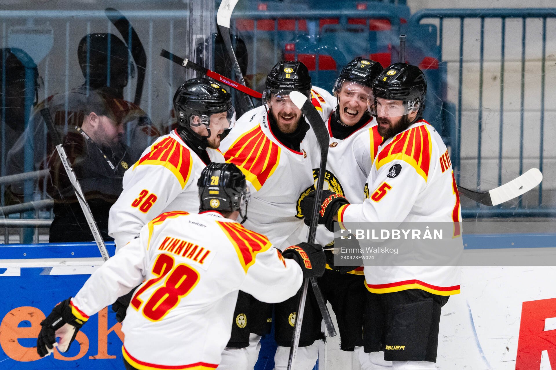 Brynäs Jack Kopacka och Oliver Tärnström jublar