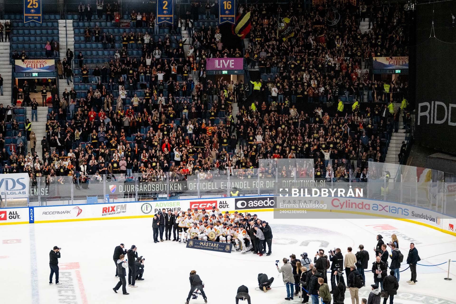 Brynäs spelare jublar