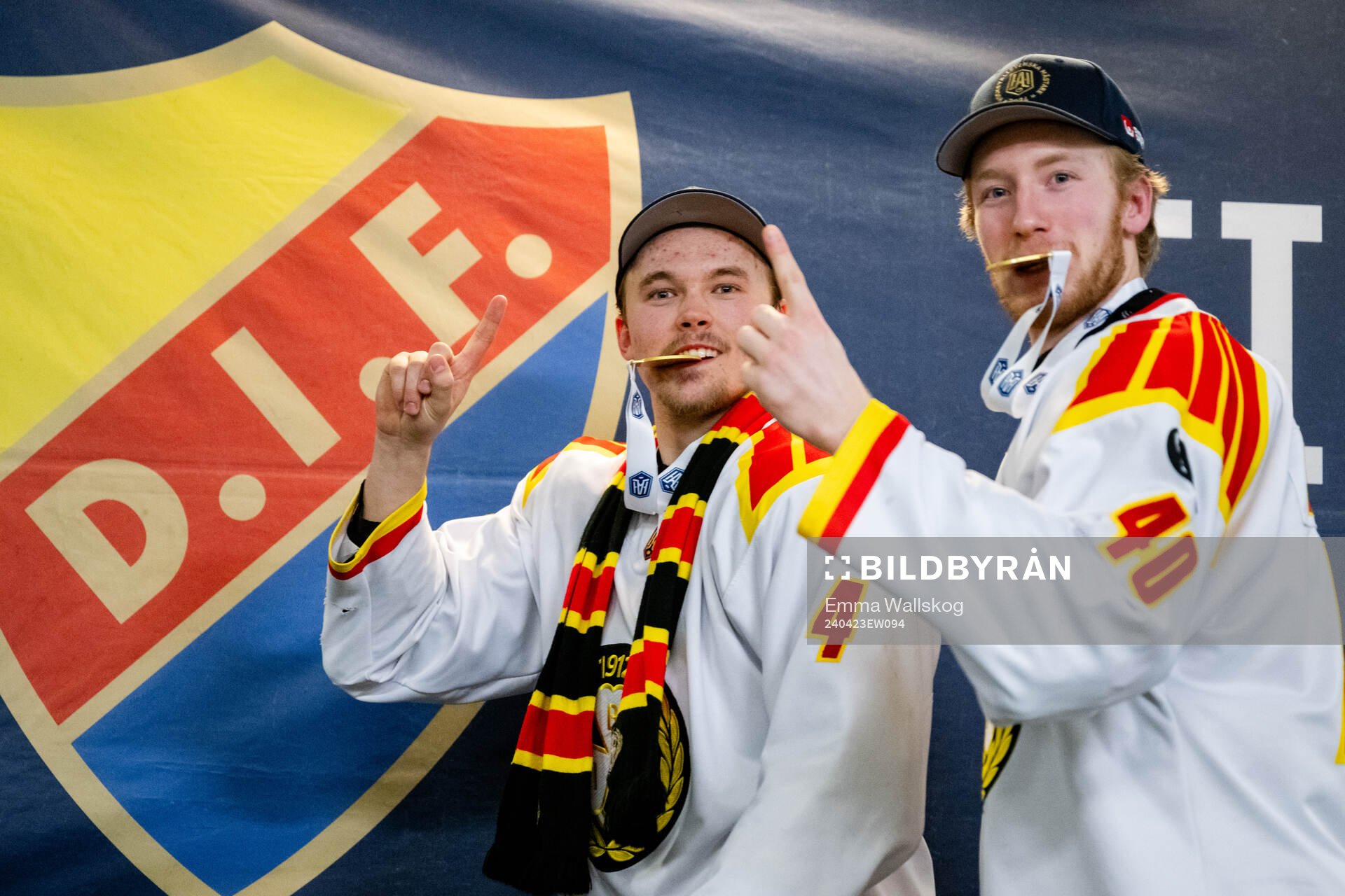 Brynäs Theo Lindstein och Anton Ohlsson jublar
