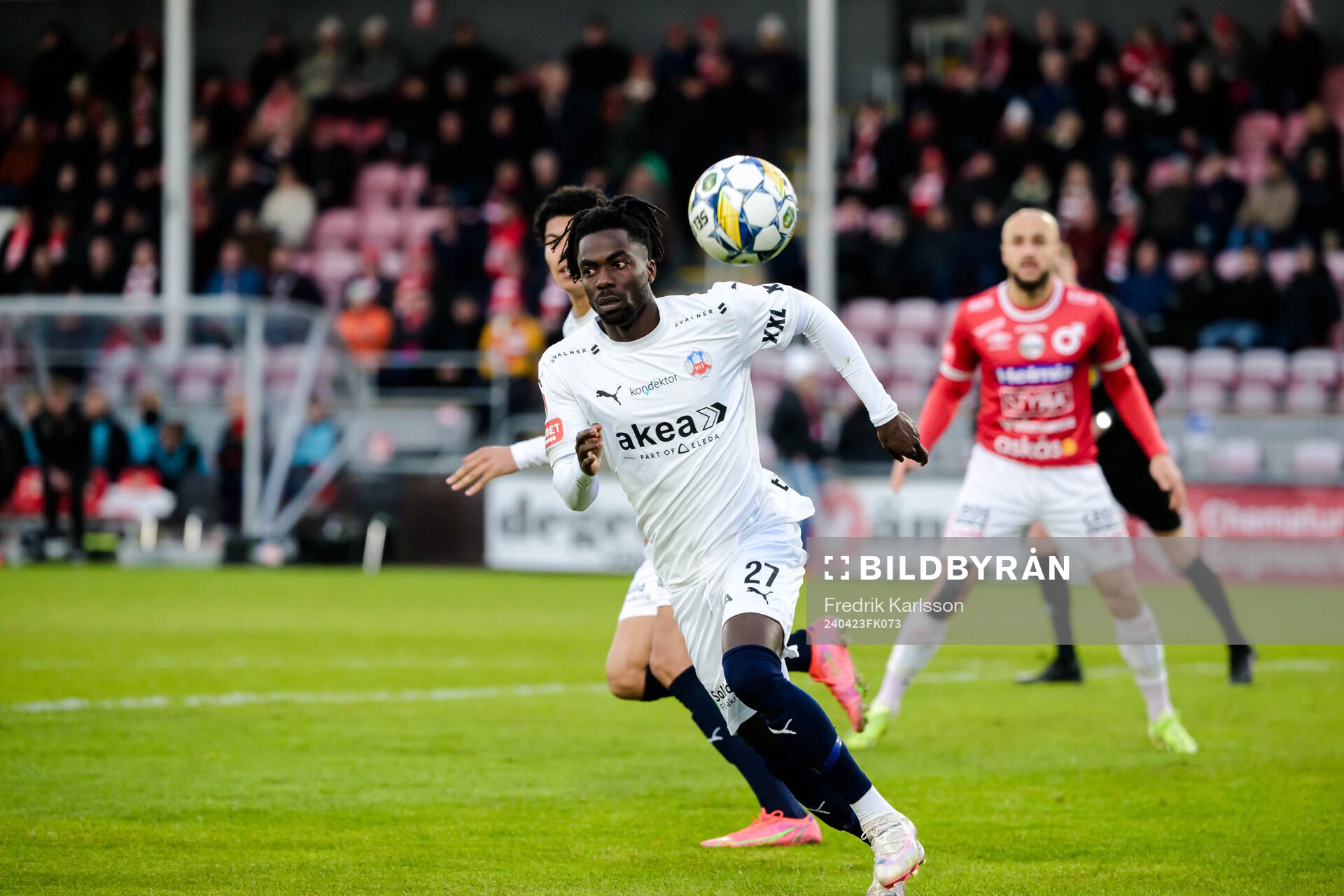 Helsingborgs Benjamin Acquah under fotbollsmatchen i Superettan mellan Degerfors och Helsingborg den 23 april 2024 i Degerfors. 